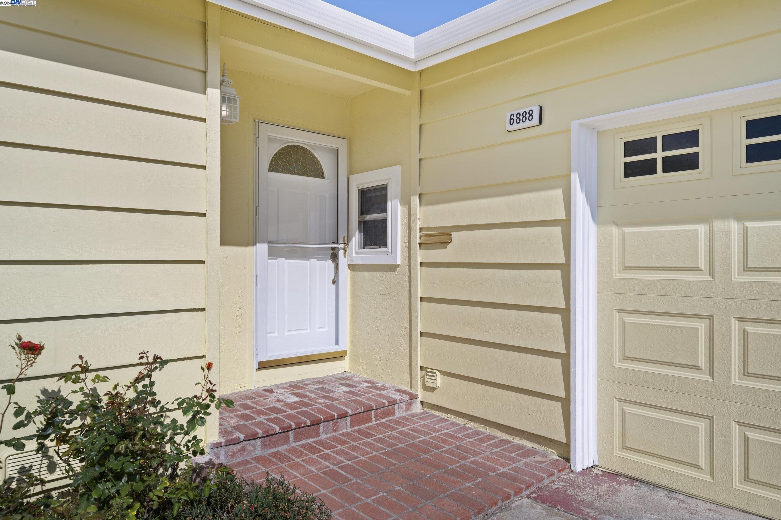 Detail Gallery Image 3 of 30 For 6888 Cabernet Ave, Newark,  CA 94560 - 3 Beds | 2 Baths
