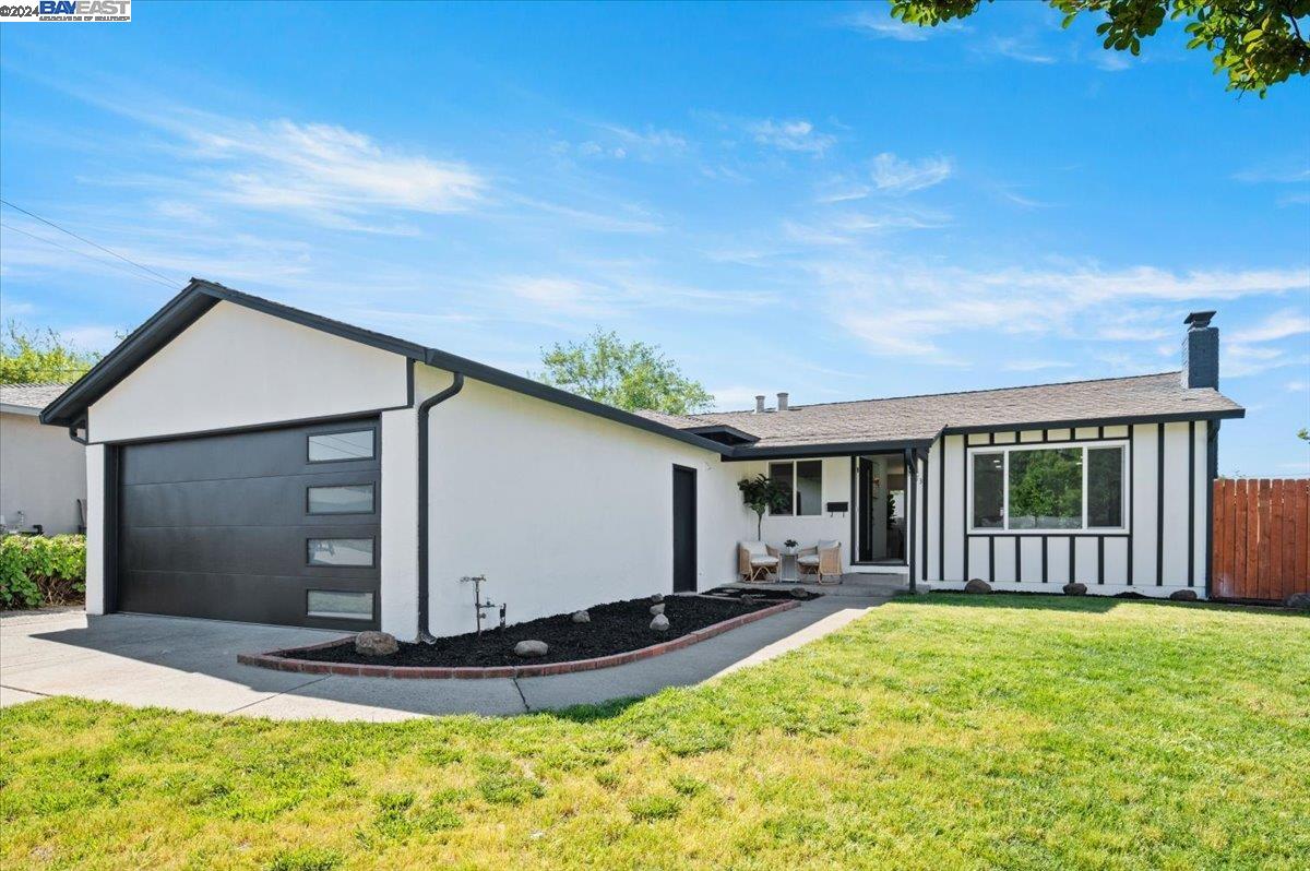 Detail Gallery Image 1 of 1 For 1073 Miranda Way, Livermore,  CA 94550 - 4 Beds | 2 Baths