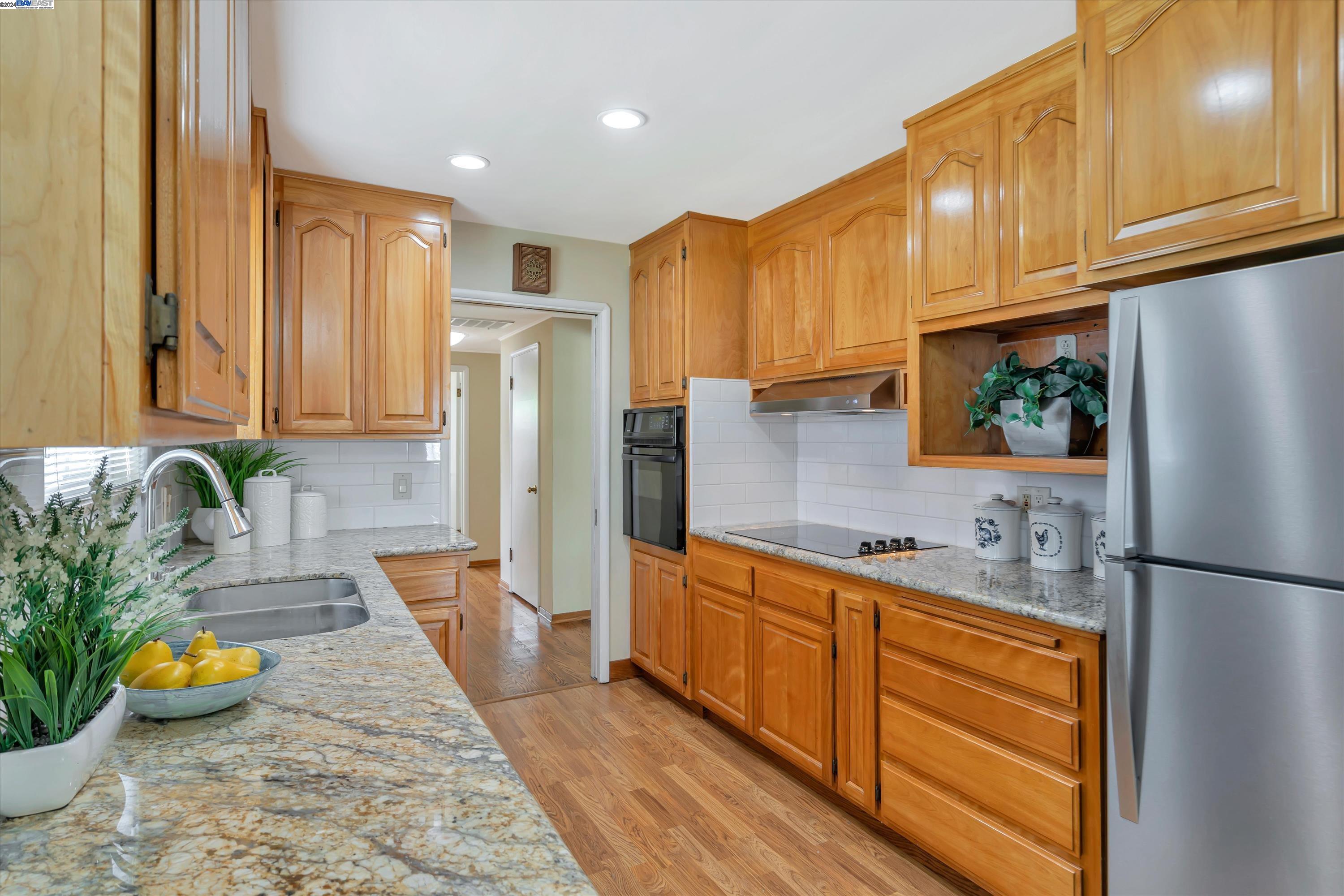 Detail Gallery Image 16 of 54 For 4552 Grover Ct, Fremont,  CA 94536 - 3 Beds | 2/1 Baths