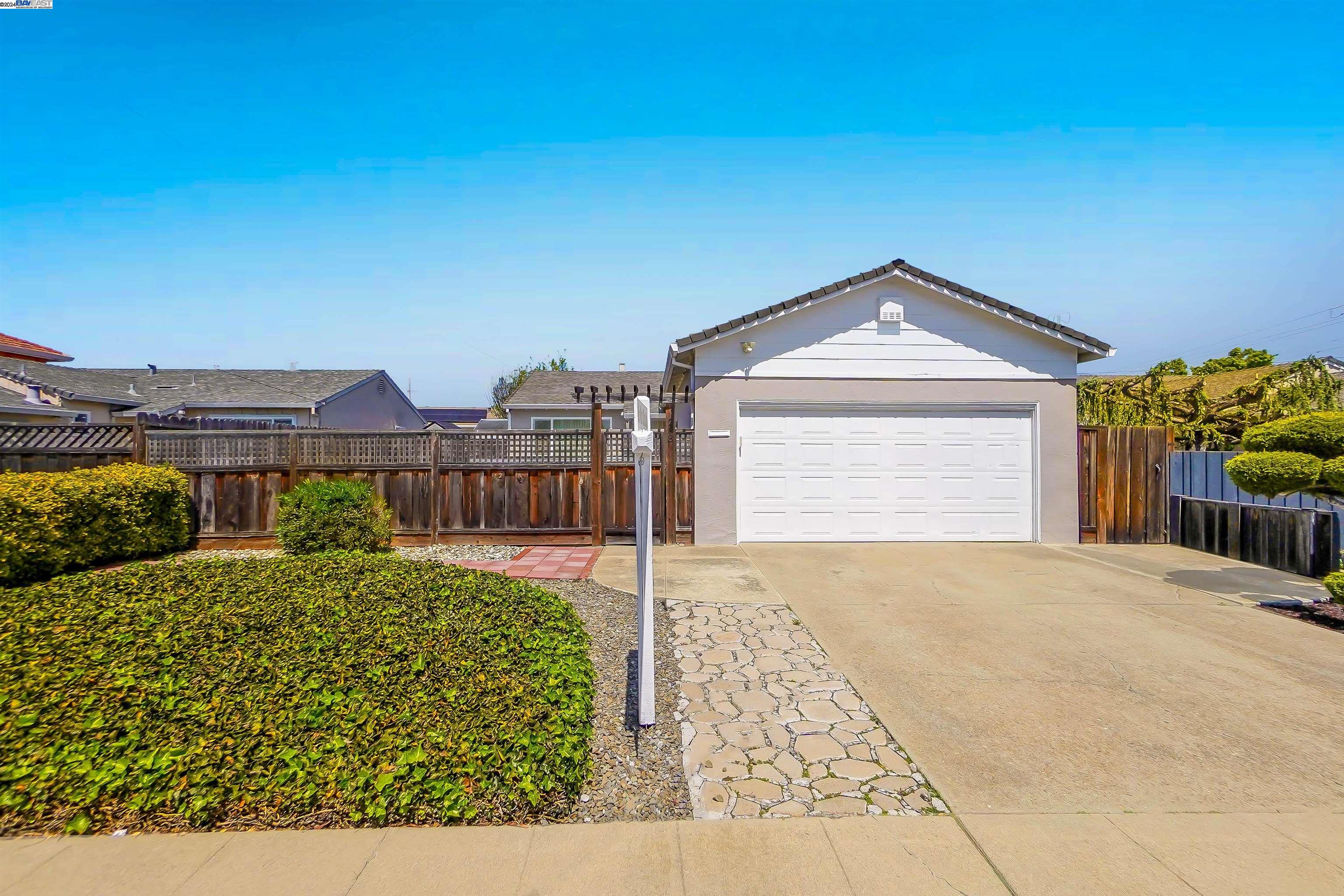 Detail Gallery Image 1 of 1 For 283 Cooper Ave, Hayward,  CA 94544 - 3 Beds | 2 Baths