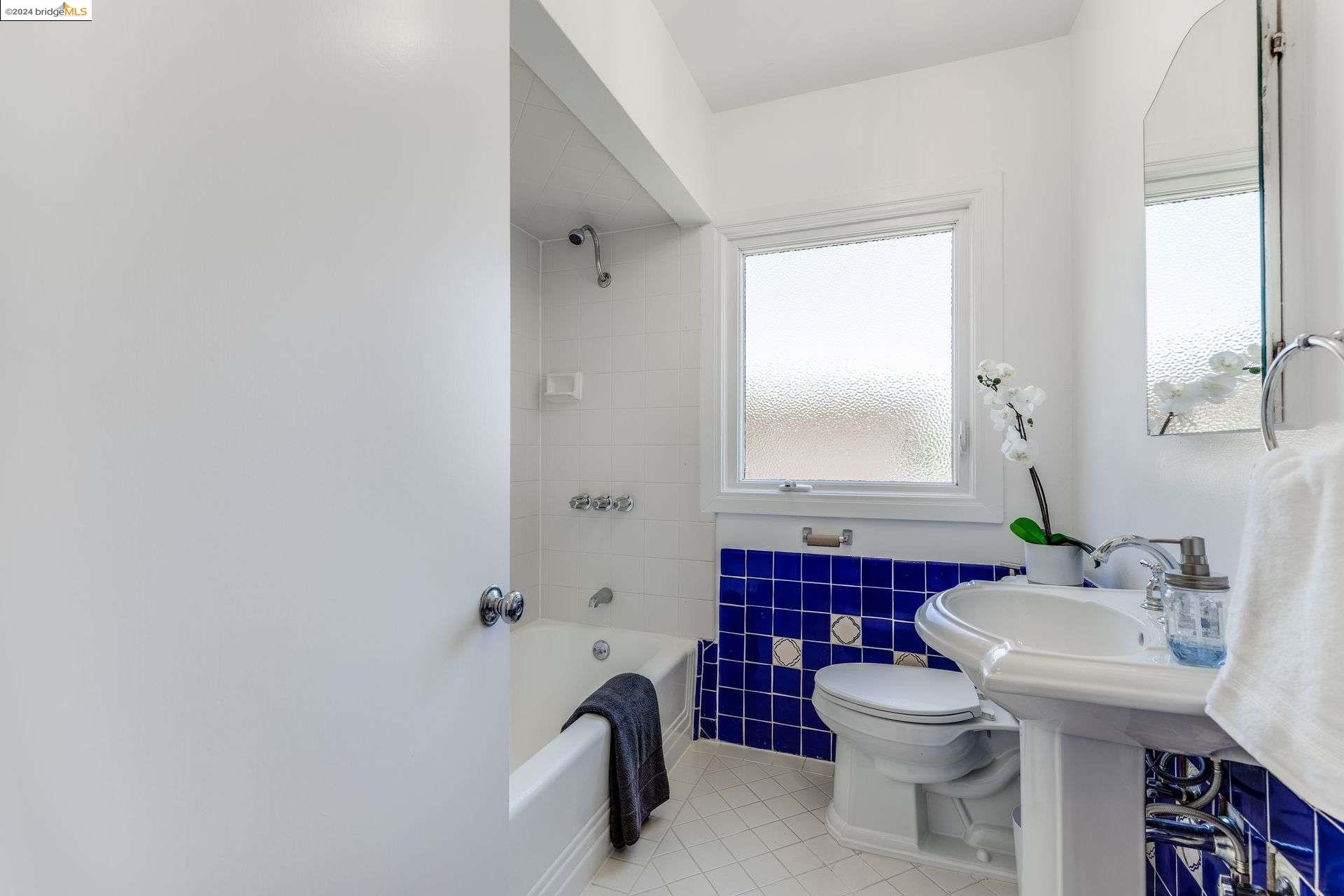 Detail Gallery Image 16 of 42 For 1912 Junction Ave, El Cerrito,  CA 94530 - 2 Beds | 1/1 Baths