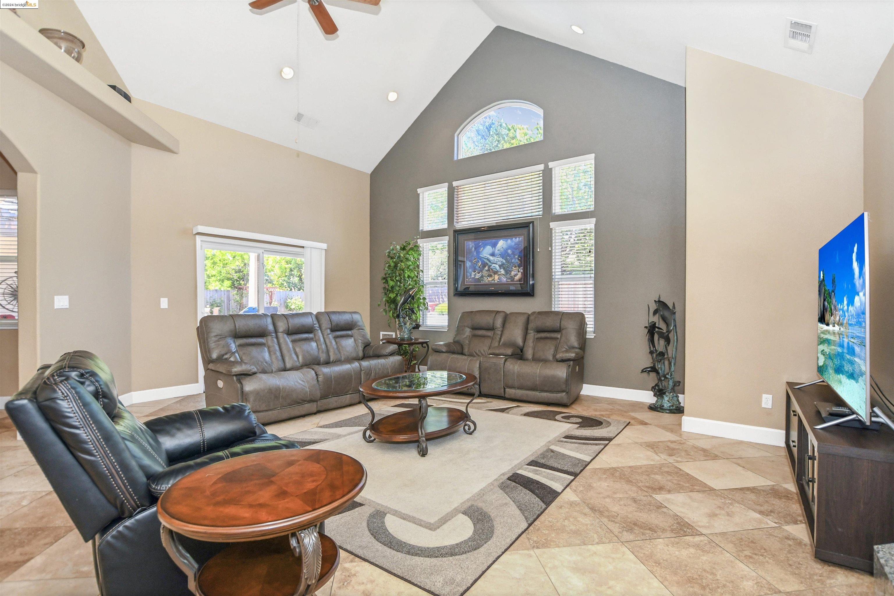 Detail Gallery Image 18 of 49 For 4545 Lariat Lane, Oakley,  CA 94561 - 6 Beds | 4/1 Baths