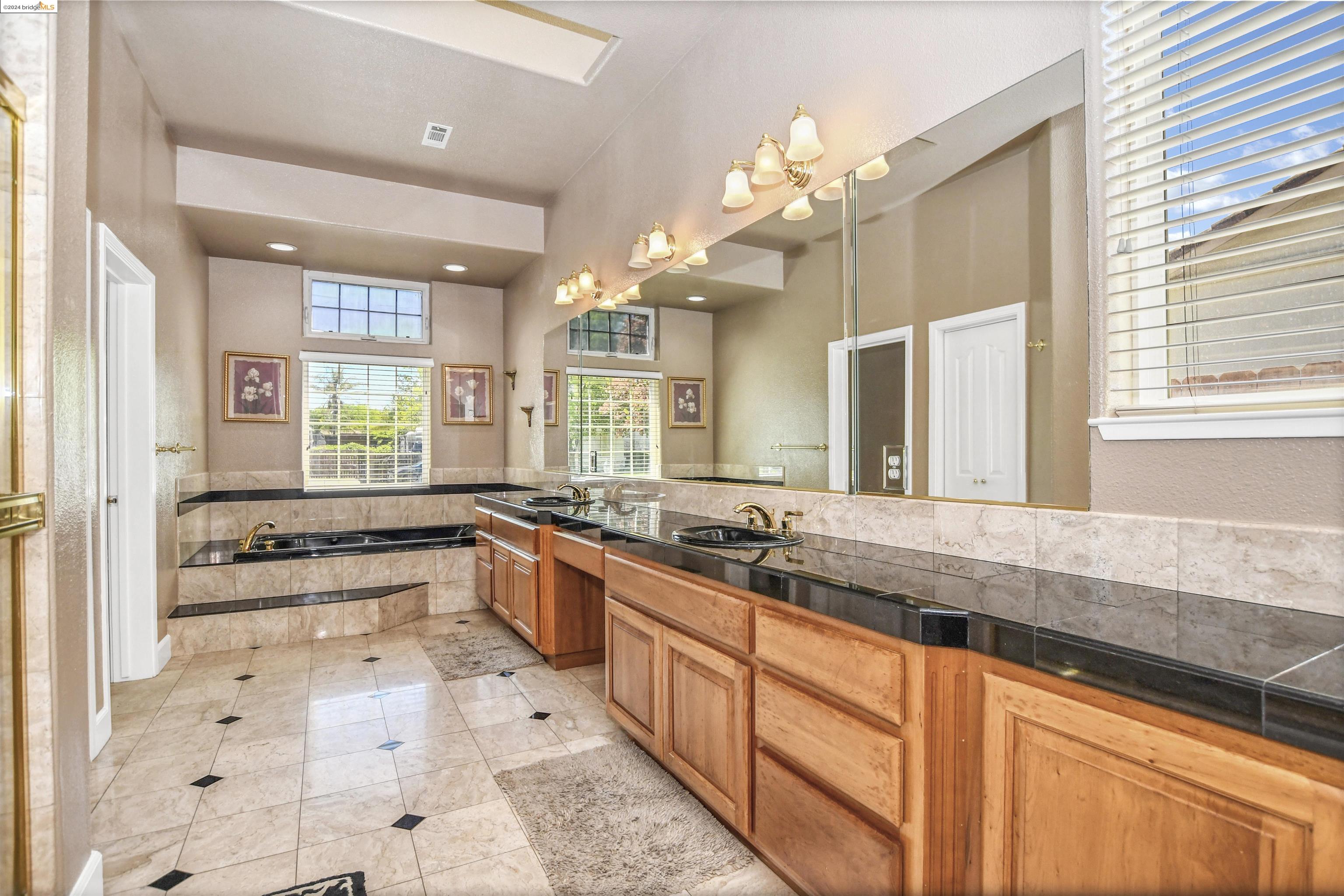 Detail Gallery Image 22 of 49 For 4545 Lariat Lane, Oakley,  CA 94561 - 6 Beds | 4/1 Baths