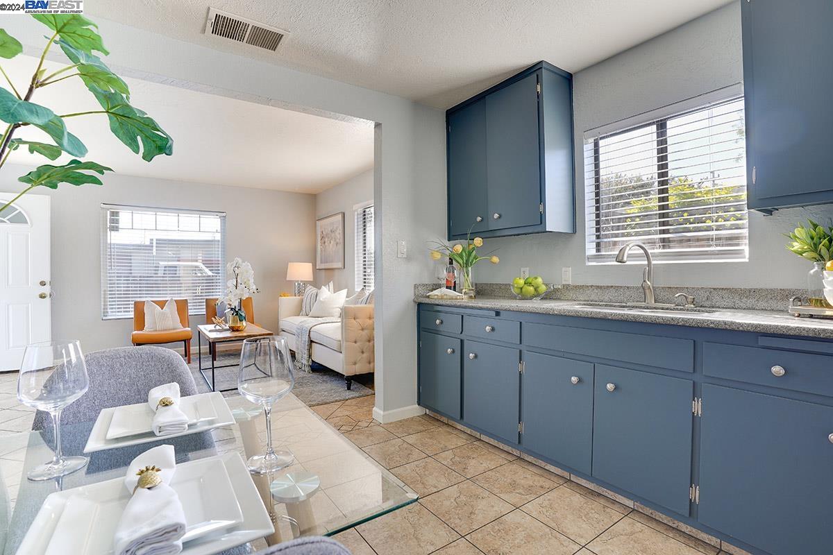 Detail Gallery Image 9 of 30 For 22747 Alice St, Hayward,  CA 94541 - 3 Beds | 2 Baths