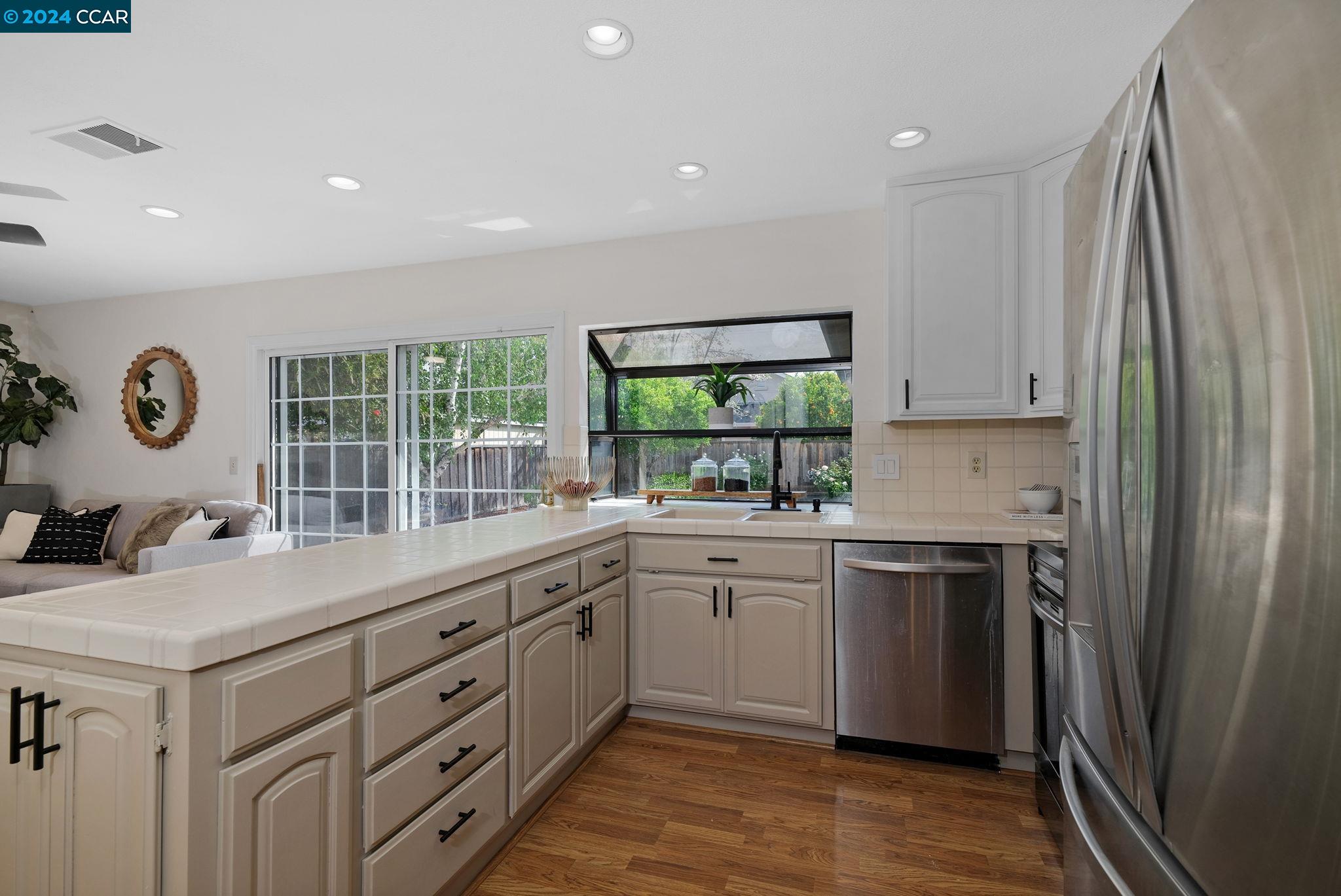 Detail Gallery Image 13 of 24 For 7259 Dover Ln, Dublin,  CA 94568 - 4 Beds | 2 Baths