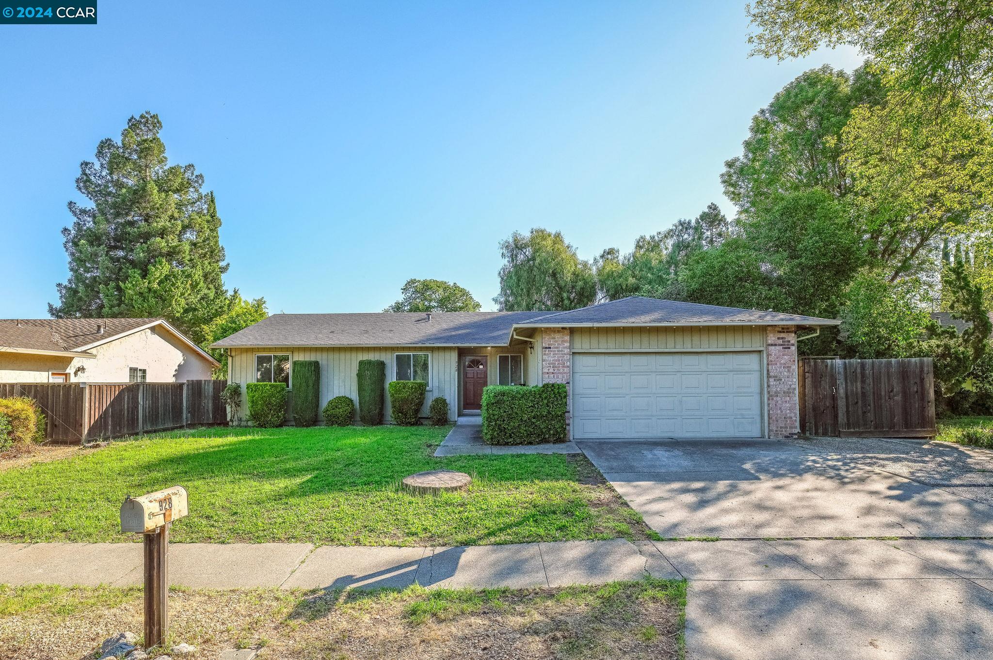 Front Image Thumbnail for CC41057289