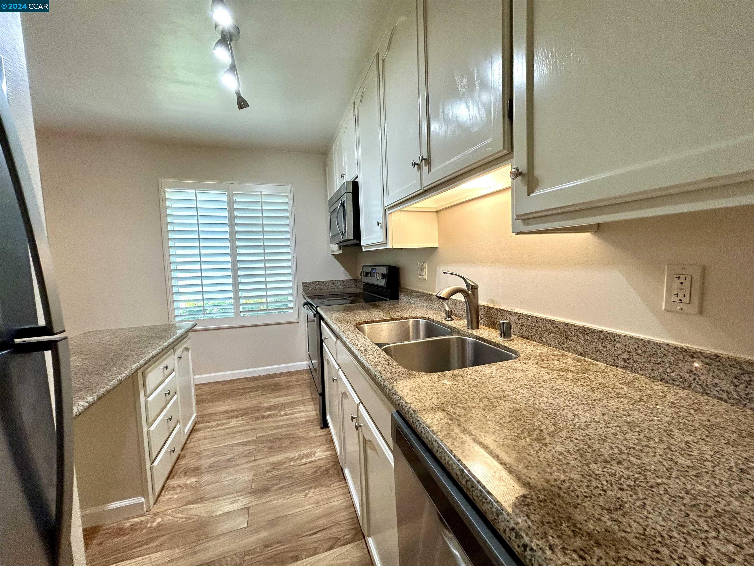 Photo #4: 41057290 Listing 