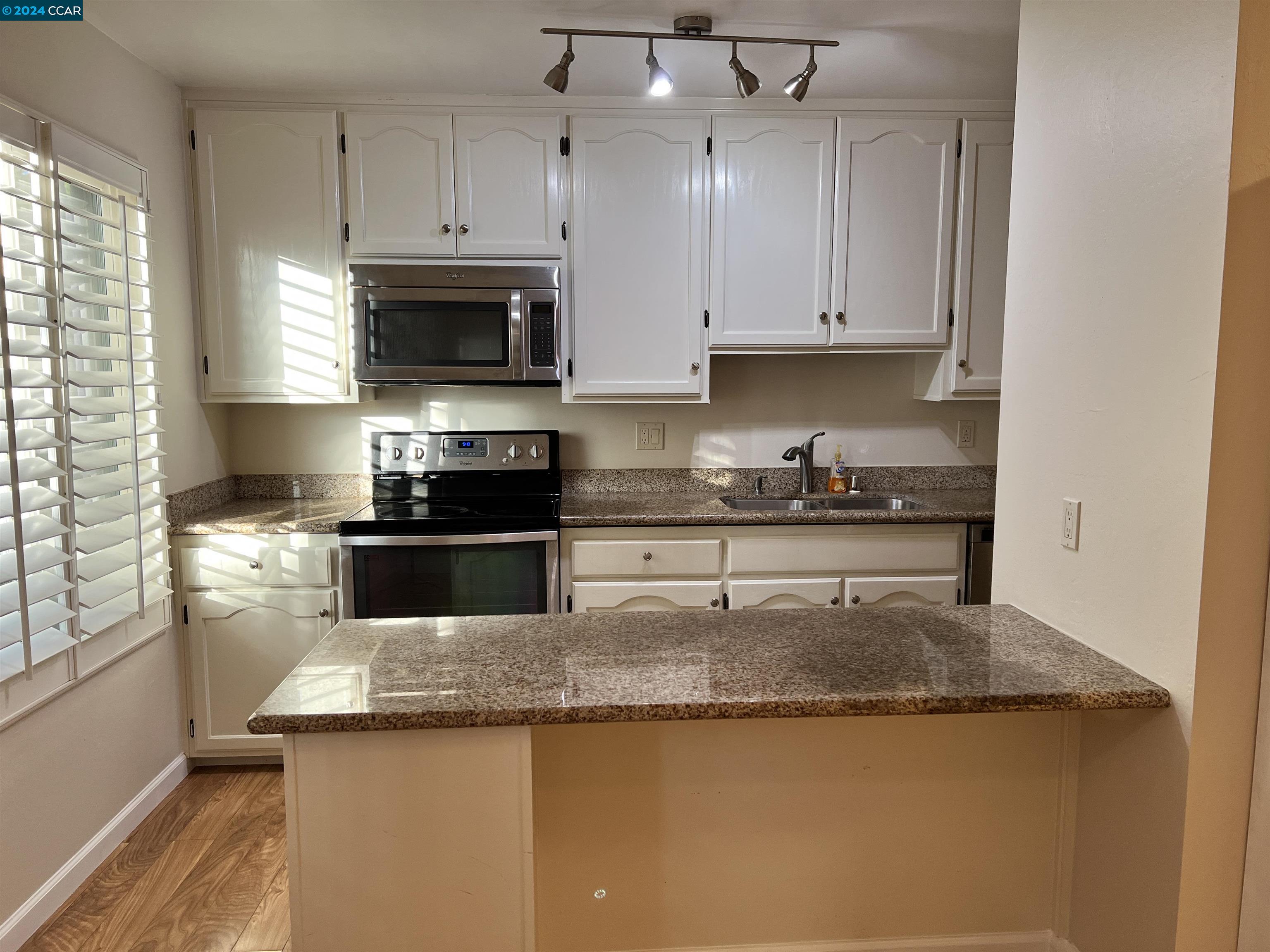 Photo #5: 41057290 Listing 