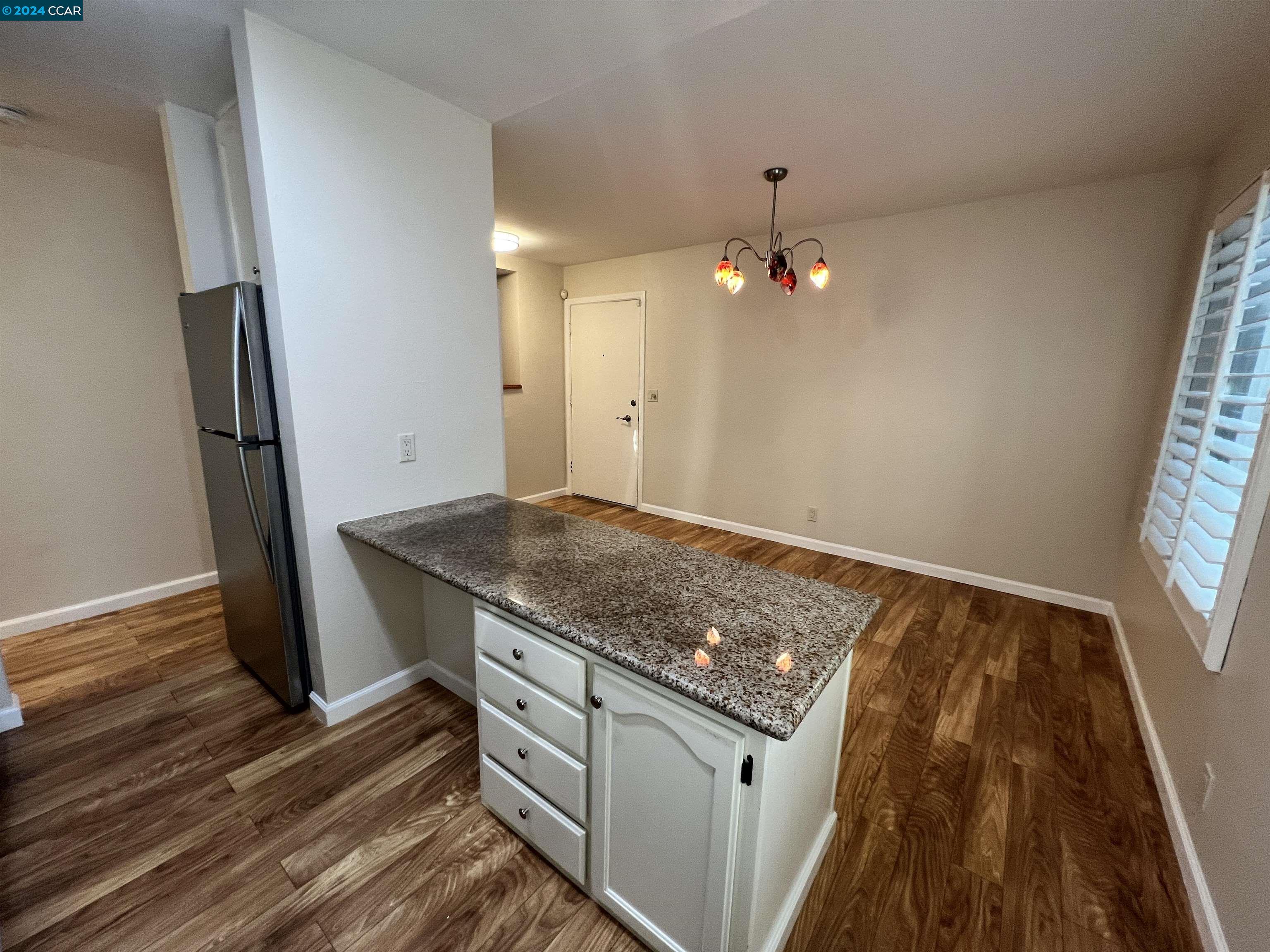 Detail Gallery Image 7 of 31 For 1241 Homestead Ave #213,  Walnut Creek,  CA 94598 - 1 Beds | 1 Baths