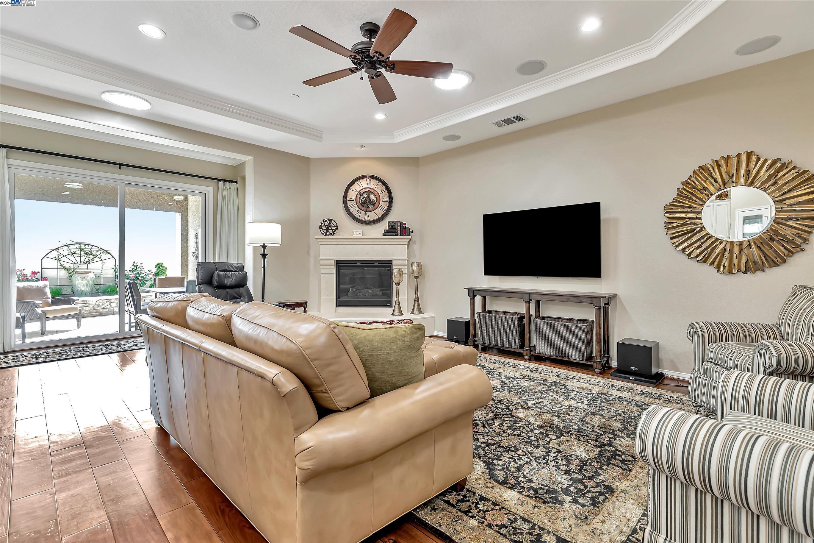 Detail Gallery Image 5 of 60 For 1546 Chatham Place, Pleasanton,  CA 94566 - 4 Beds | 3/1 Baths
