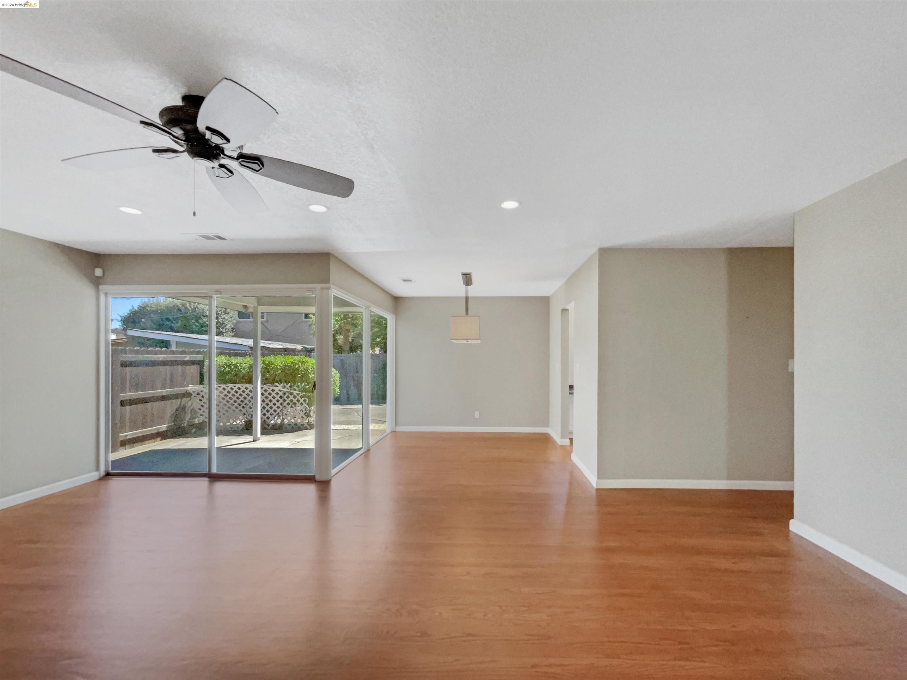Detail Gallery Image 14 of 33 For 407 Deodara St, Vacaville,  CA 95688 - 3 Beds | 2 Baths