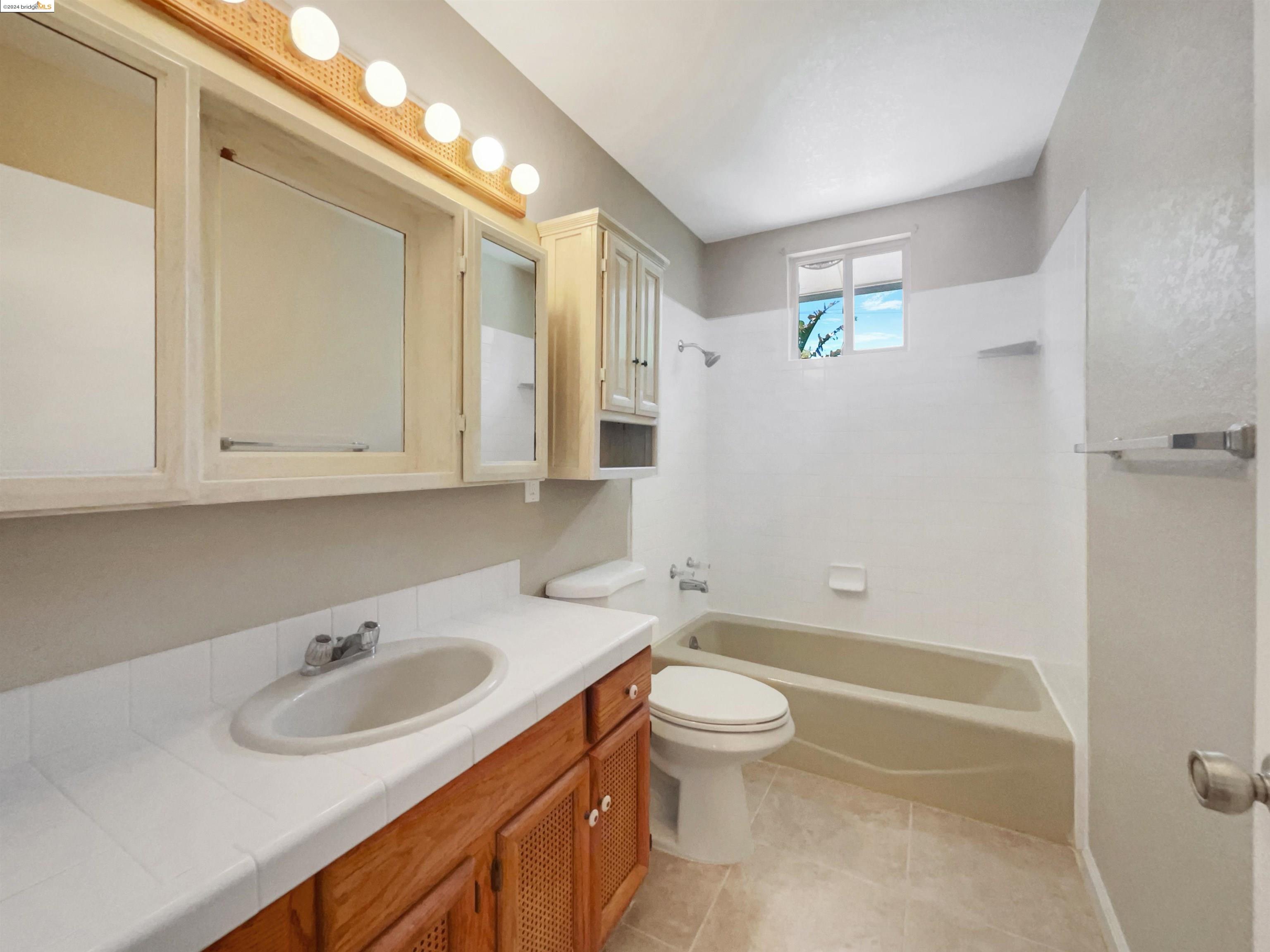 Detail Gallery Image 24 of 33 For 407 Deodara St, Vacaville,  CA 95688 - 3 Beds | 2 Baths