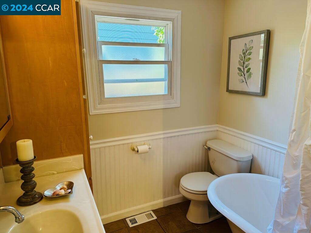 Detail Gallery Image 6 of 52 For 316 Main St, Martinez,  CA 94553 - 2 Beds | 2 Baths