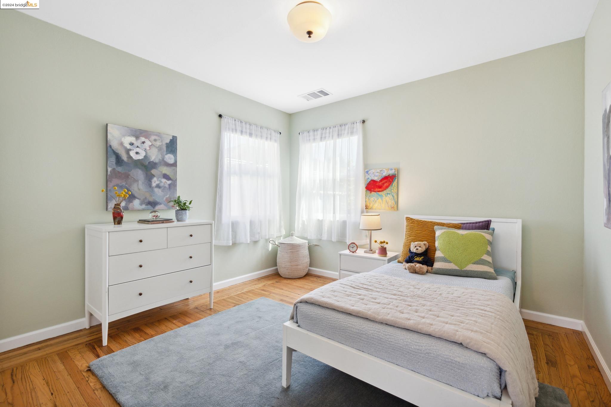 Detail Gallery Image 20 of 37 For 2626 Humphrey Ave, Richmond,  CA 94804 - 2 Beds | 1 Baths