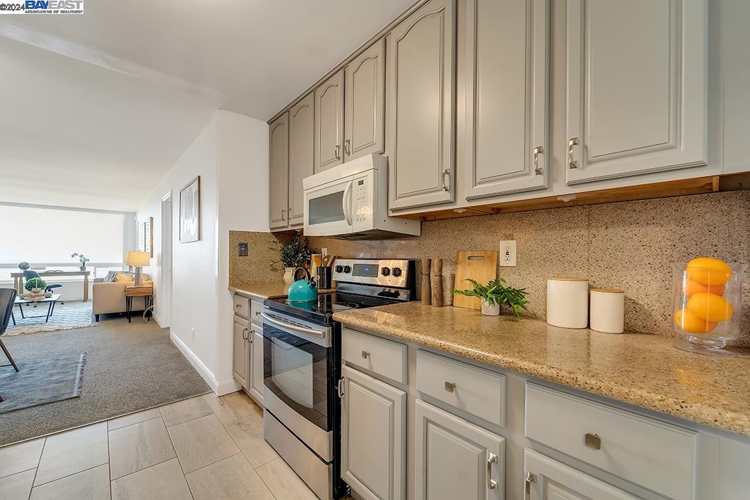Detail Gallery Image 13 of 38 For 320 Vallejo Dr #32,  Millbrae,  CA 94030 - 3 Beds | 2 Baths