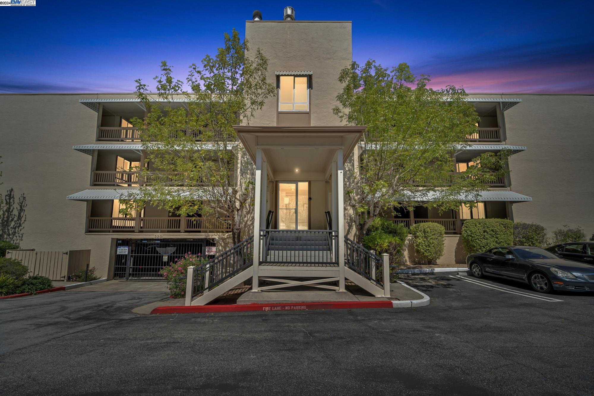 Detail Gallery Image 37 of 38 For 320 Vallejo Dr #32,  Millbrae,  CA 94030 - 3 Beds | 2 Baths