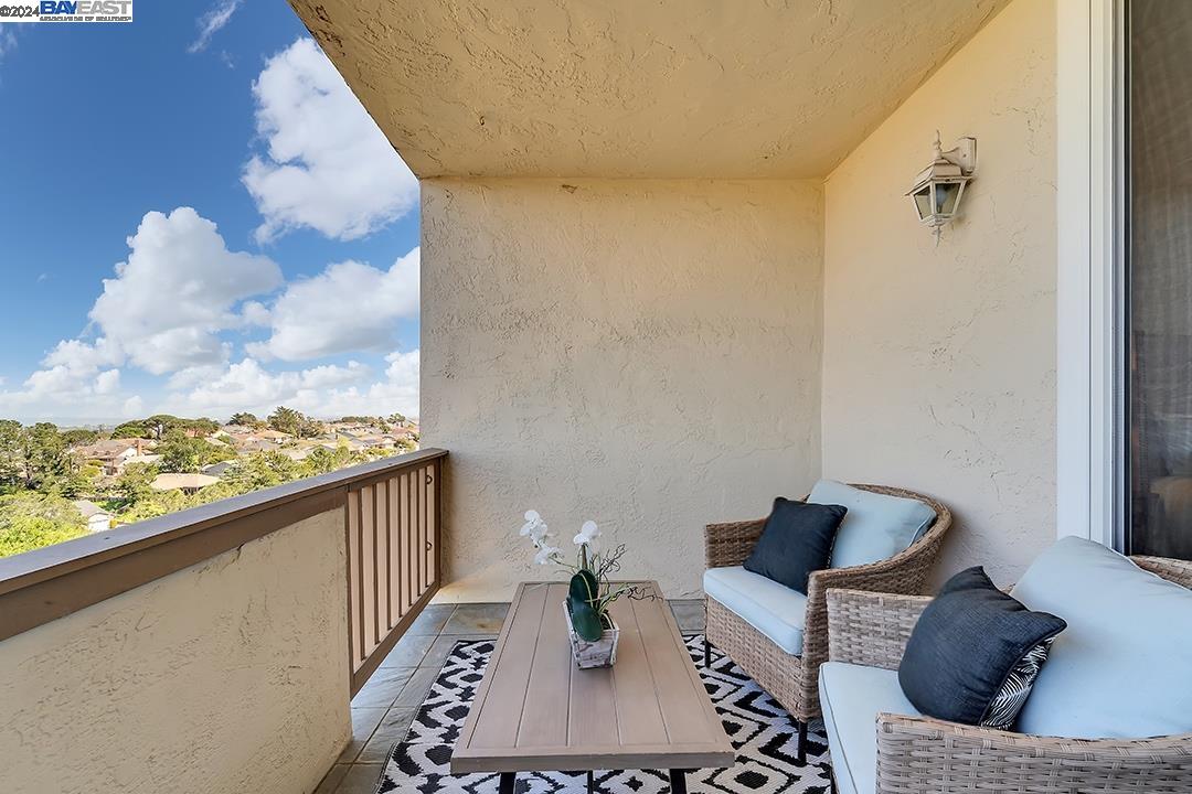 Detail Gallery Image 8 of 38 For 320 Vallejo Dr #32,  Millbrae,  CA 94030 - 3 Beds | 2 Baths