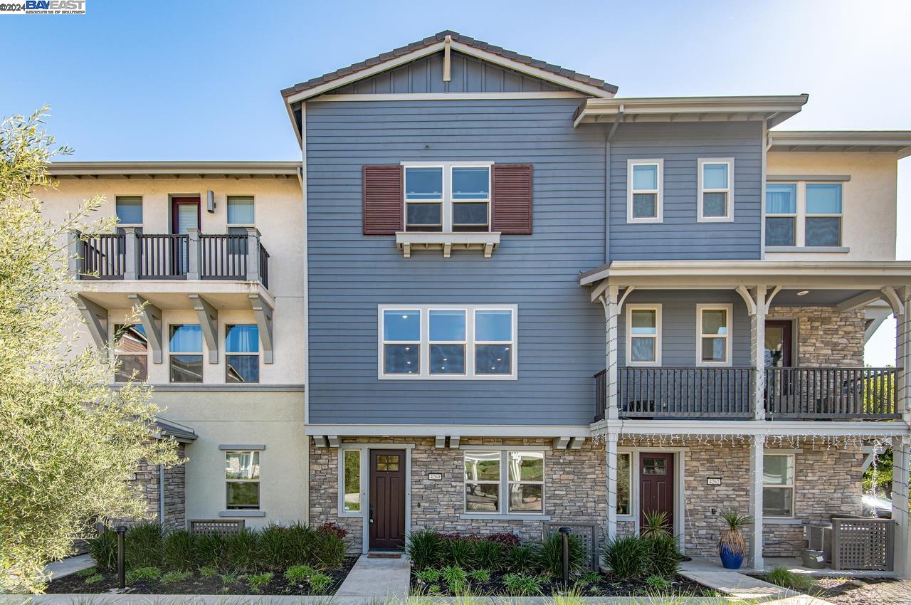MLS: 41057335 Condo For Sale