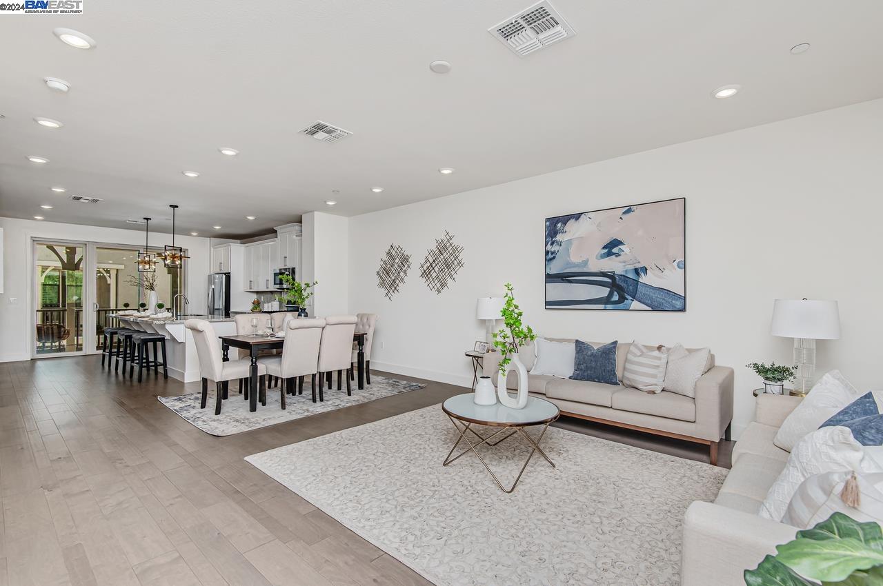 Photo #5: 41057335 Listing 