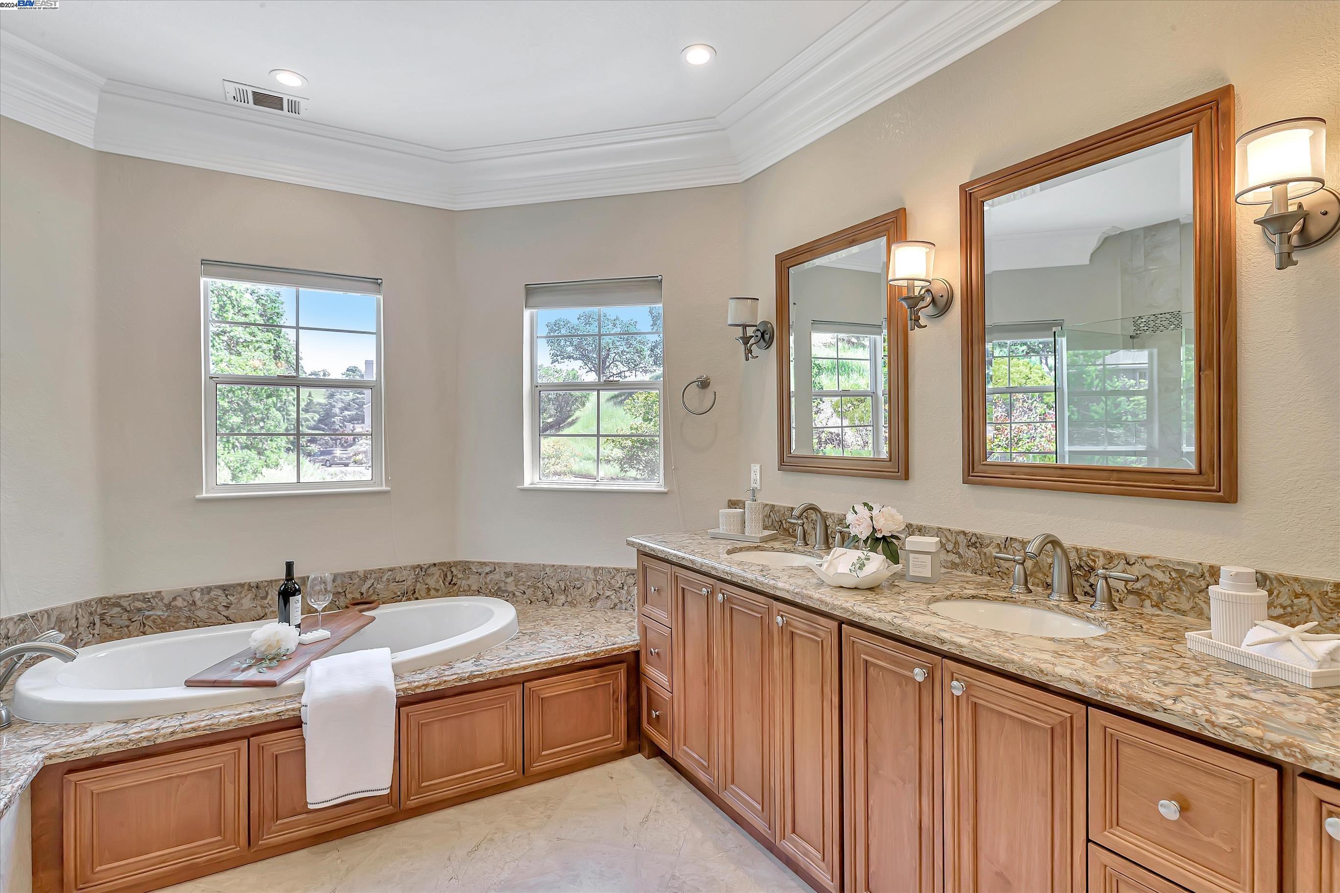 Detail Gallery Image 35 of 60 For 216 Dorchester Ln, Alamo,  CA 94507 - 6 Beds | 3/1 Baths