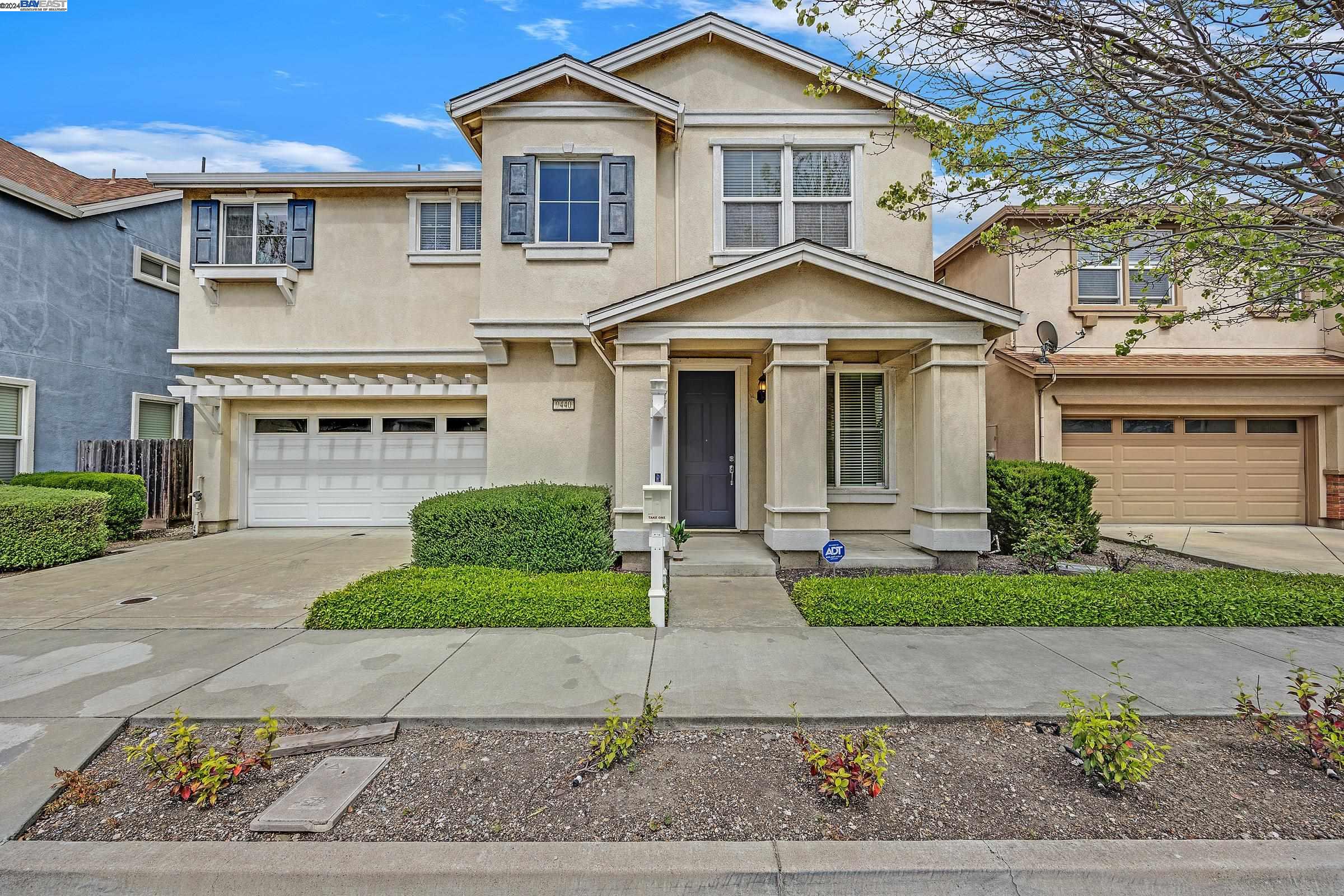 Detail Gallery Image 1 of 1 For 9440 Tanner Way, Oakland,  CA 94603 - 4 Beds | 2/1 Baths