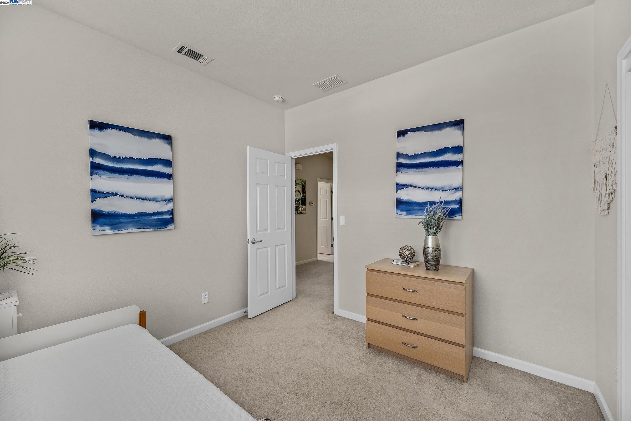 Detail Gallery Image 24 of 37 For 9440 Tanner Way, Oakland,  CA 94603 - 4 Beds | 2/1 Baths