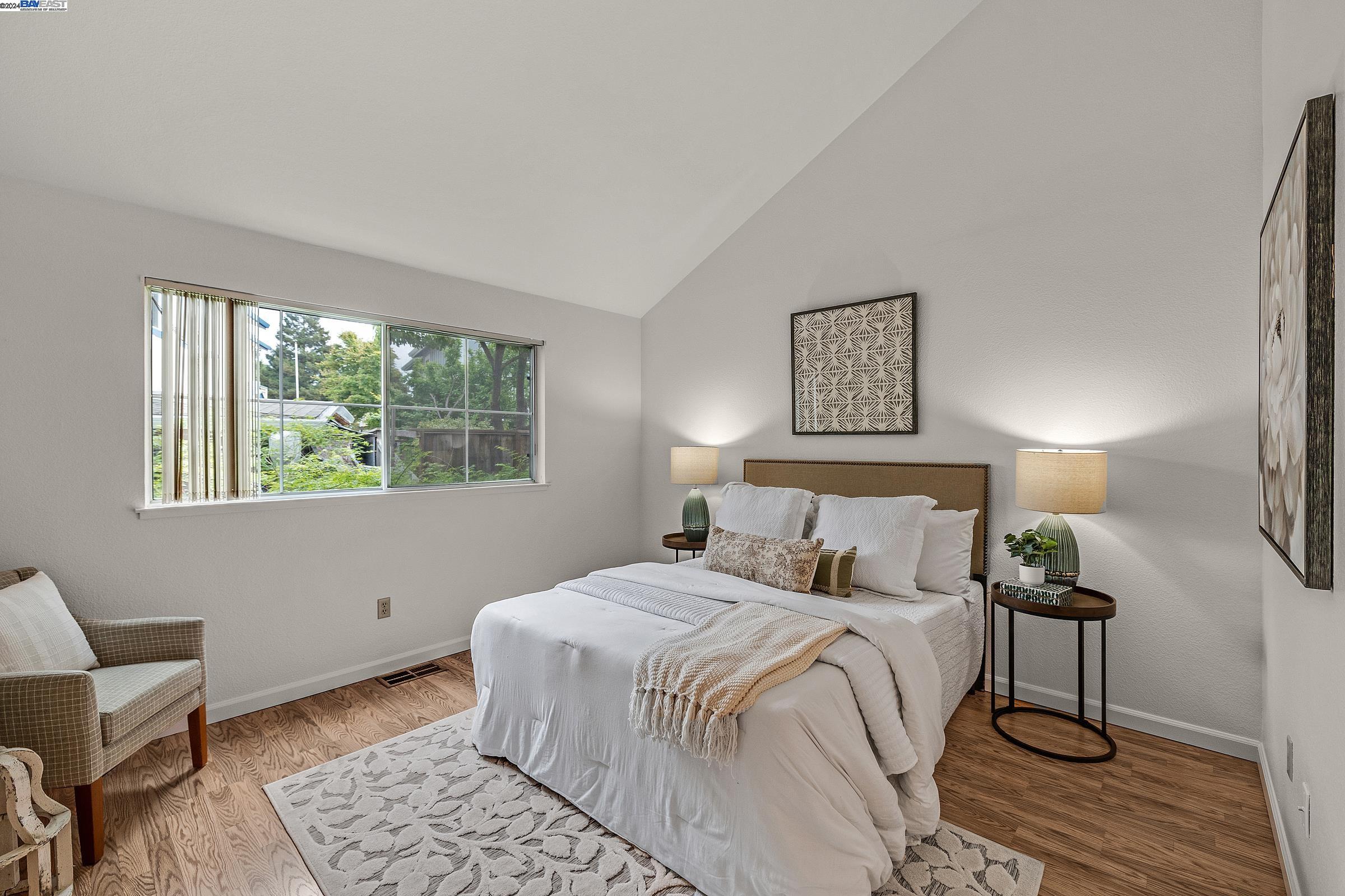Detail Gallery Image 15 of 34 For 275 Pebblecreek Ct, Martinez,  CA 94553 - 2 Beds | 2/1 Baths
