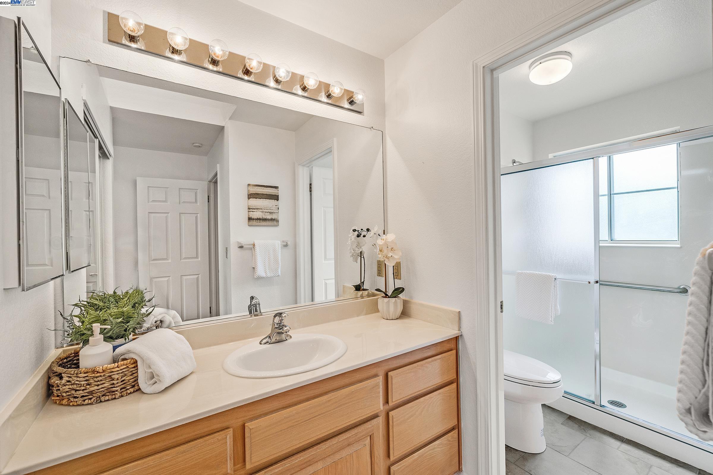 Detail Gallery Image 21 of 34 For 275 Pebblecreek Ct, Martinez,  CA 94553 - 2 Beds | 2/1 Baths