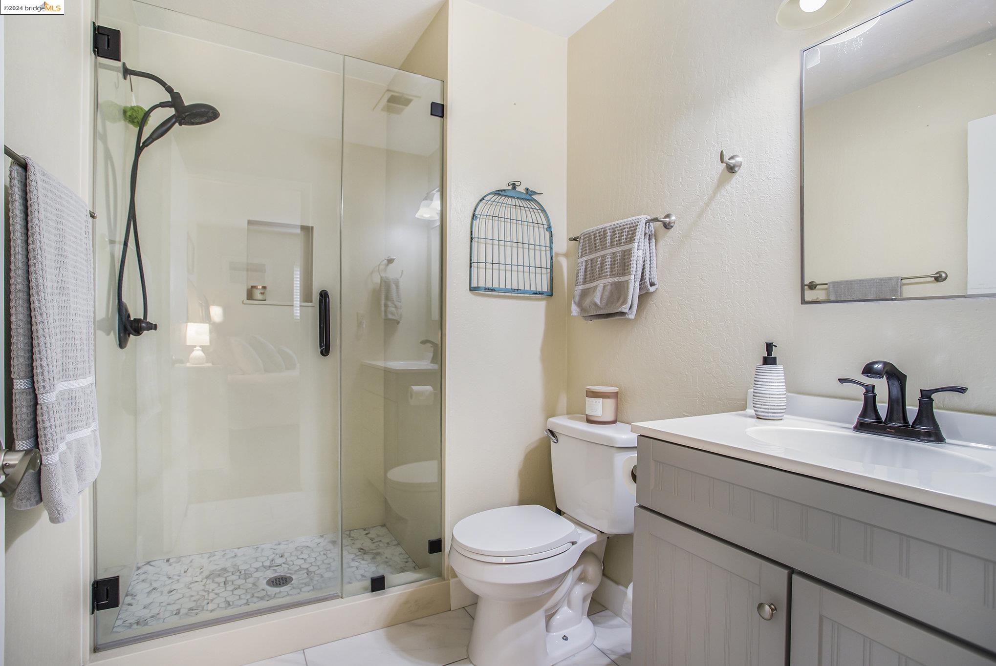 Detail Gallery Image 16 of 25 For 75 E Lake Dr, Antioch,  CA 94509 - 3 Beds | 2 Baths