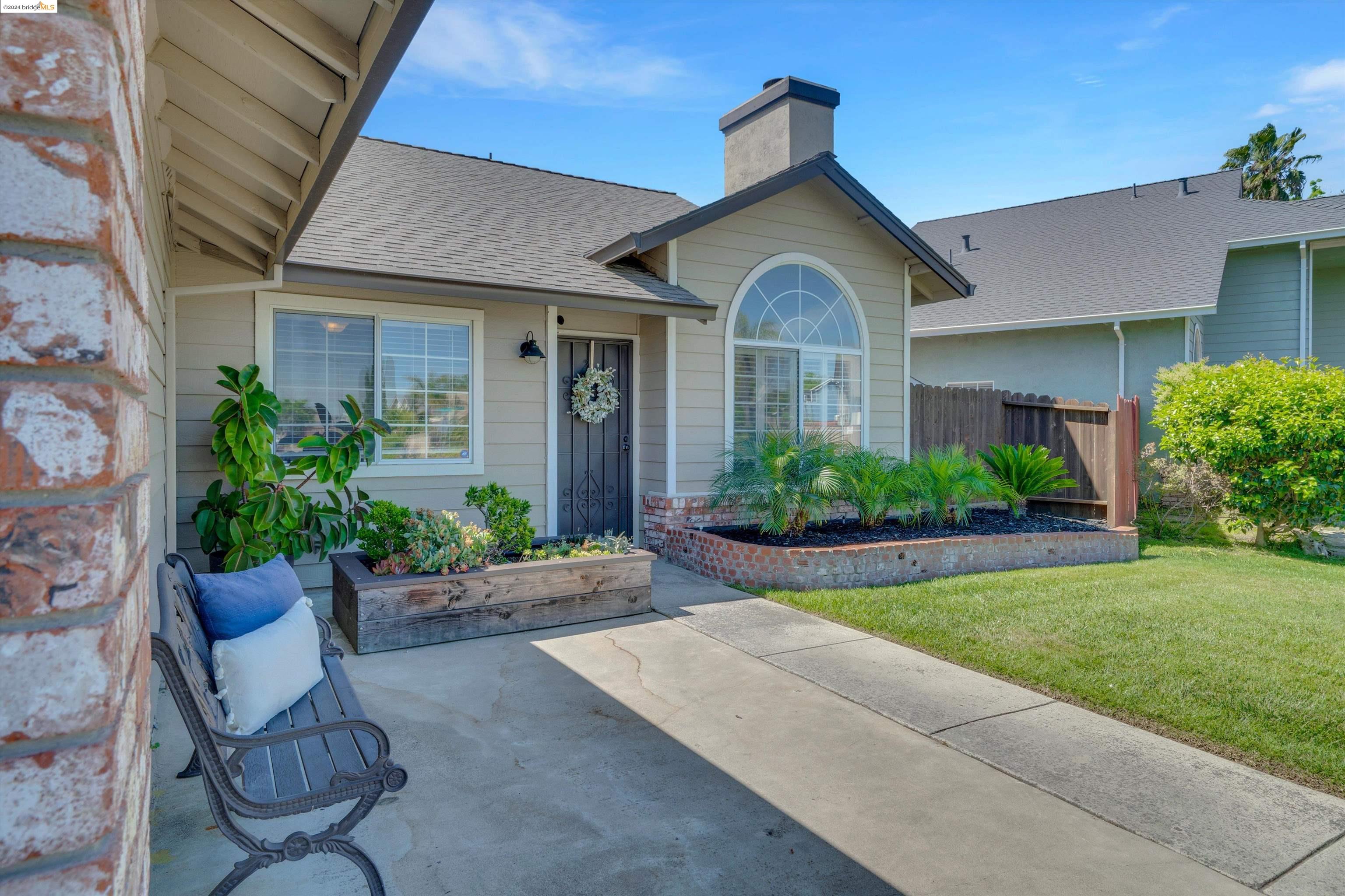 Detail Gallery Image 5 of 41 For 1810 Concannon Dr, Oakley,  CA 94561 - 4 Beds | 2 Baths