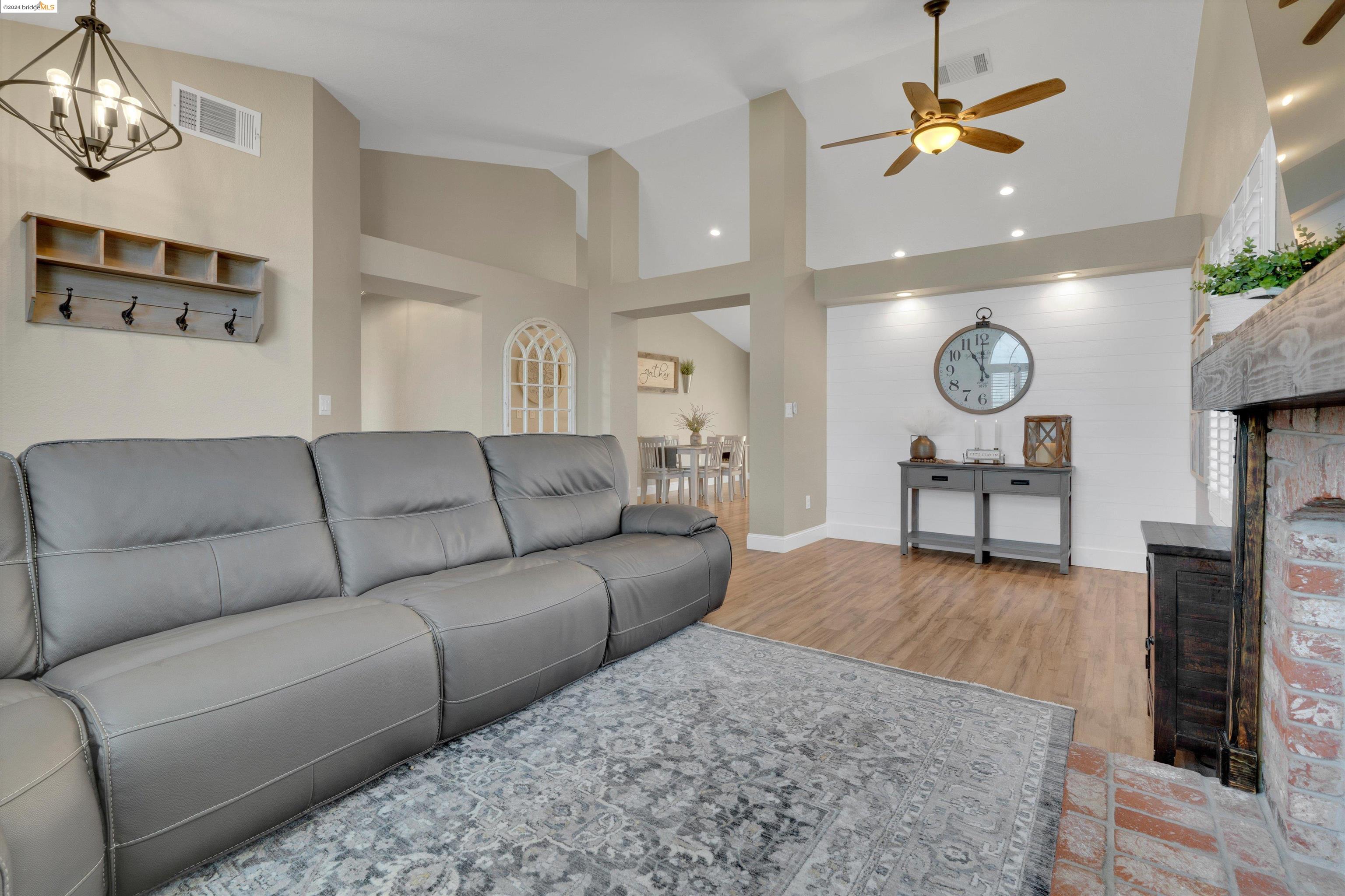 Detail Gallery Image 9 of 41 For 1810 Concannon Dr, Oakley,  CA 94561 - 4 Beds | 2 Baths