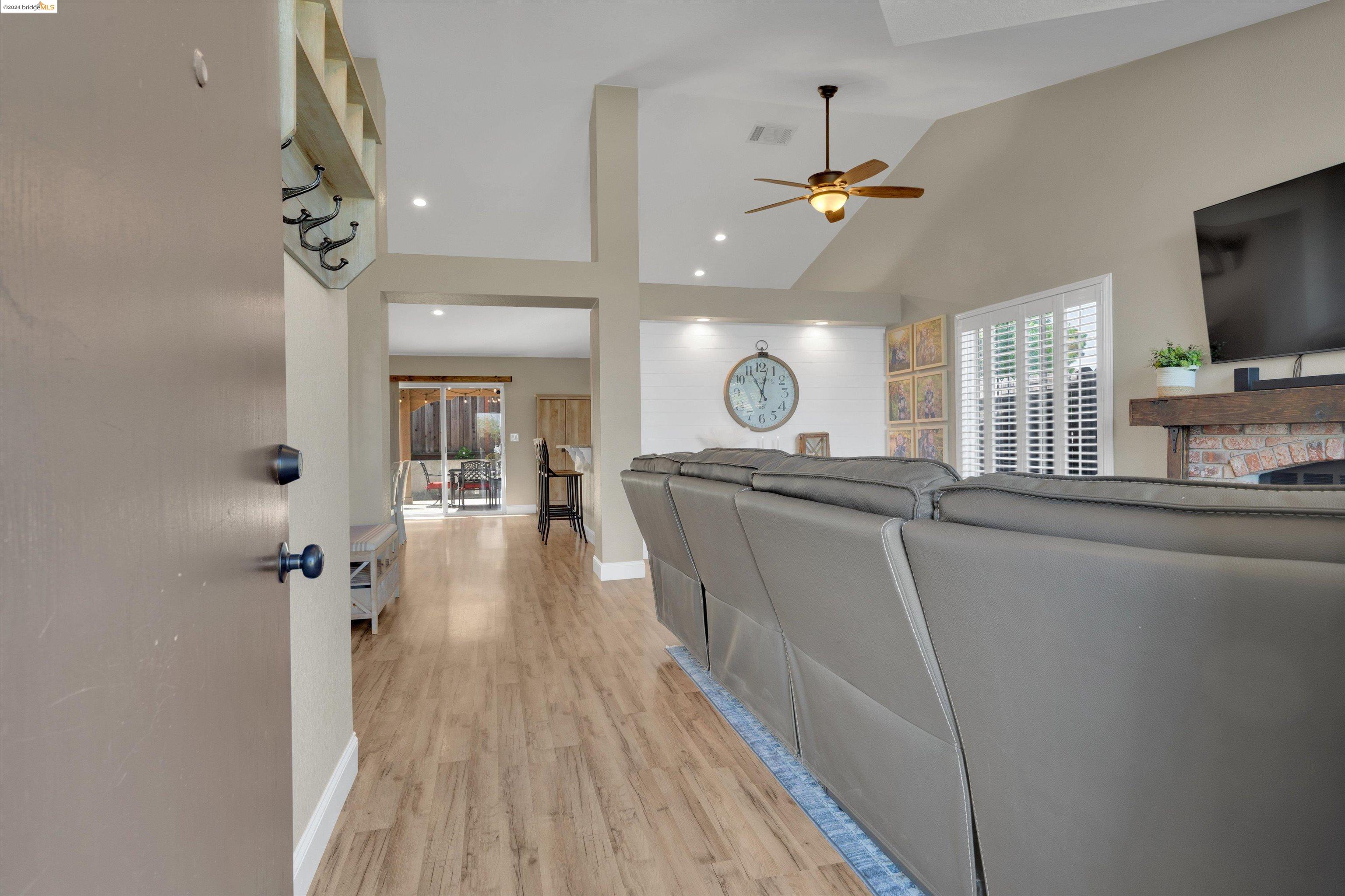 Detail Gallery Image 10 of 41 For 1810 Concannon Dr, Oakley,  CA 94561 - 4 Beds | 2 Baths