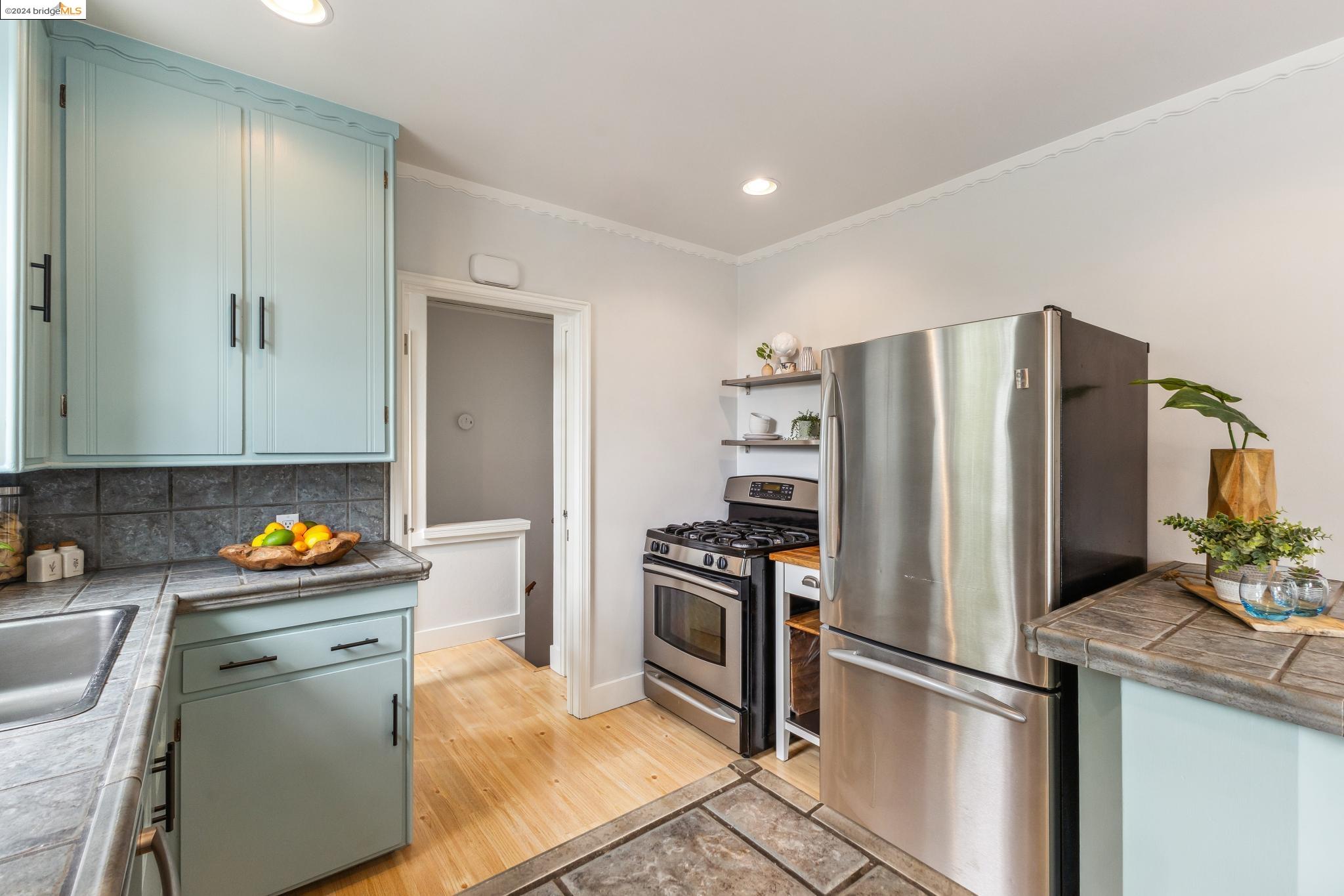 Detail Gallery Image 13 of 42 For 3969 Coolidge Ave, Oakland,  CA 94602 - 3 Beds | 2 Baths