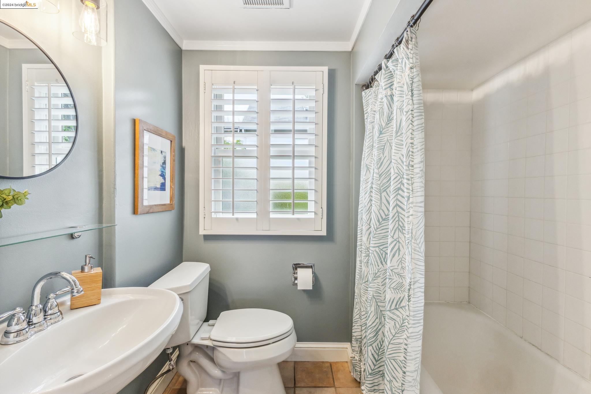 Detail Gallery Image 20 of 42 For 3969 Coolidge Ave, Oakland,  CA 94602 - 3 Beds | 2 Baths