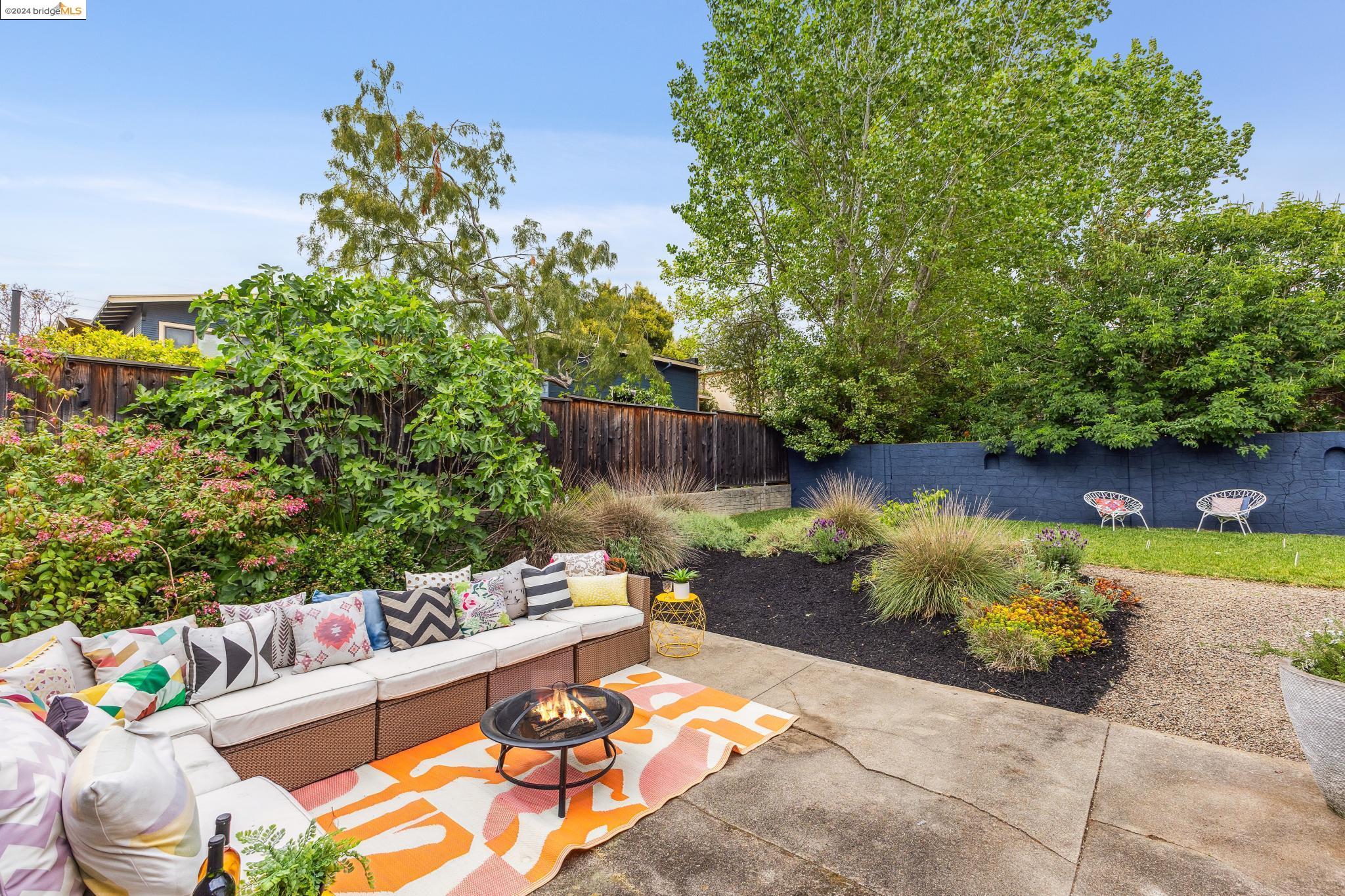 Detail Gallery Image 30 of 42 For 3969 Coolidge Ave, Oakland,  CA 94602 - 3 Beds | 2 Baths