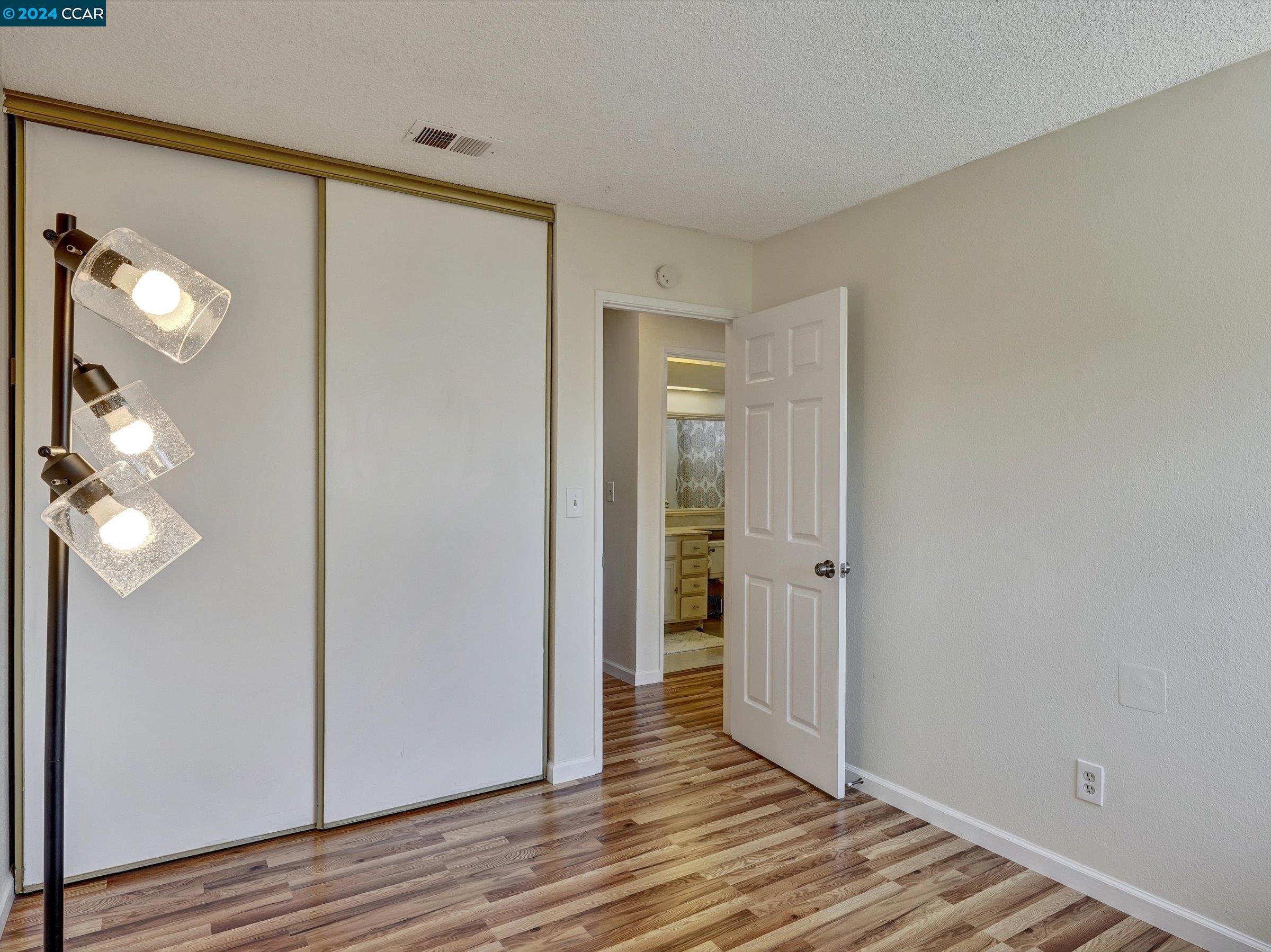 Detail Gallery Image 28 of 51 For 1060 Stoneybrook Dr, Martinez,  CA 94553 - 3 Beds | 2/1 Baths