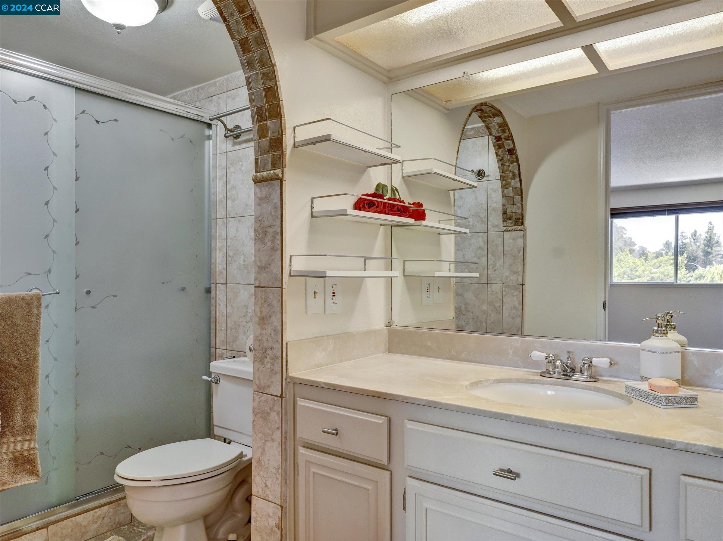 Detail Gallery Image 32 of 51 For 1060 Stoneybrook Dr, Martinez,  CA 94553 - 3 Beds | 2/1 Baths