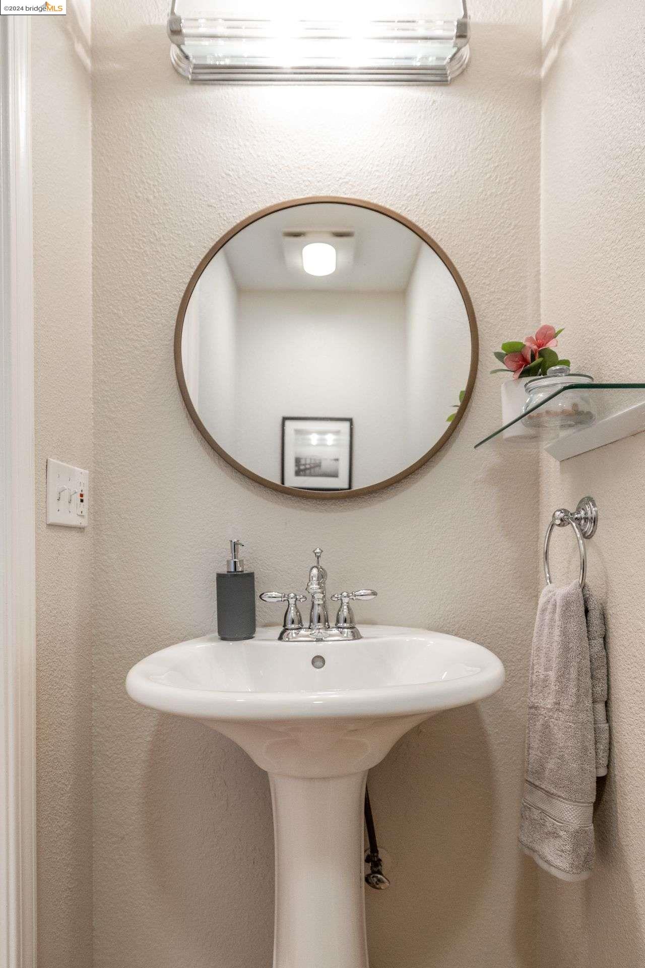 Detail Gallery Image 21 of 34 For 7860 Michigan Ave, Oakland,  CA 94605 - 3 Beds | 2/1 Baths