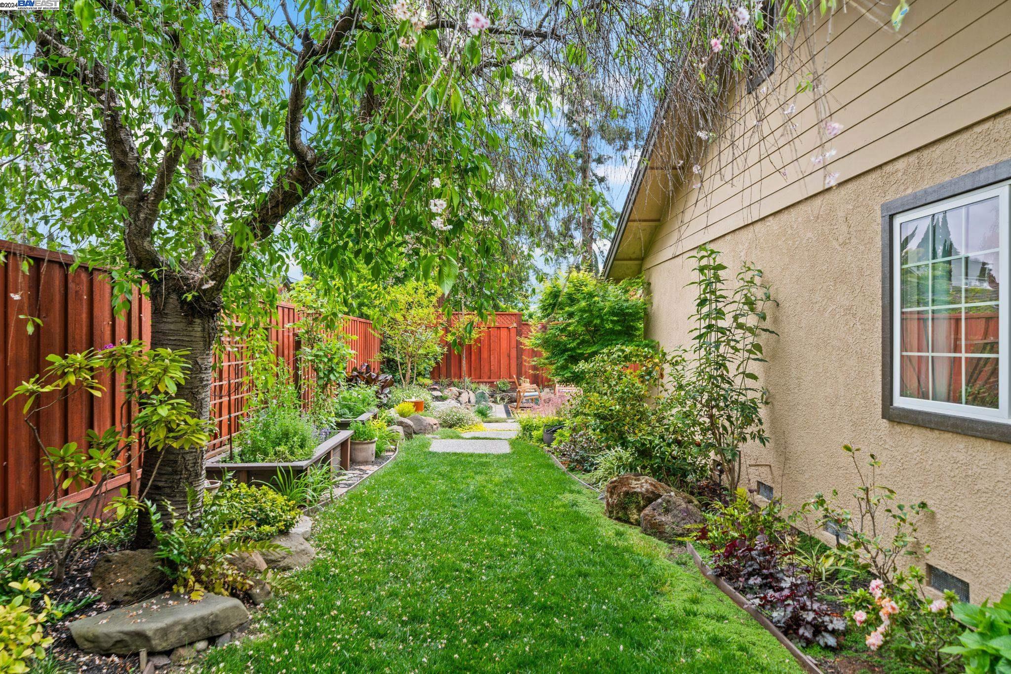 Detail Gallery Image 24 of 31 For 3299 Runnymede Ct, Pleasanton,  CA 94588 - 4 Beds | 2 Baths