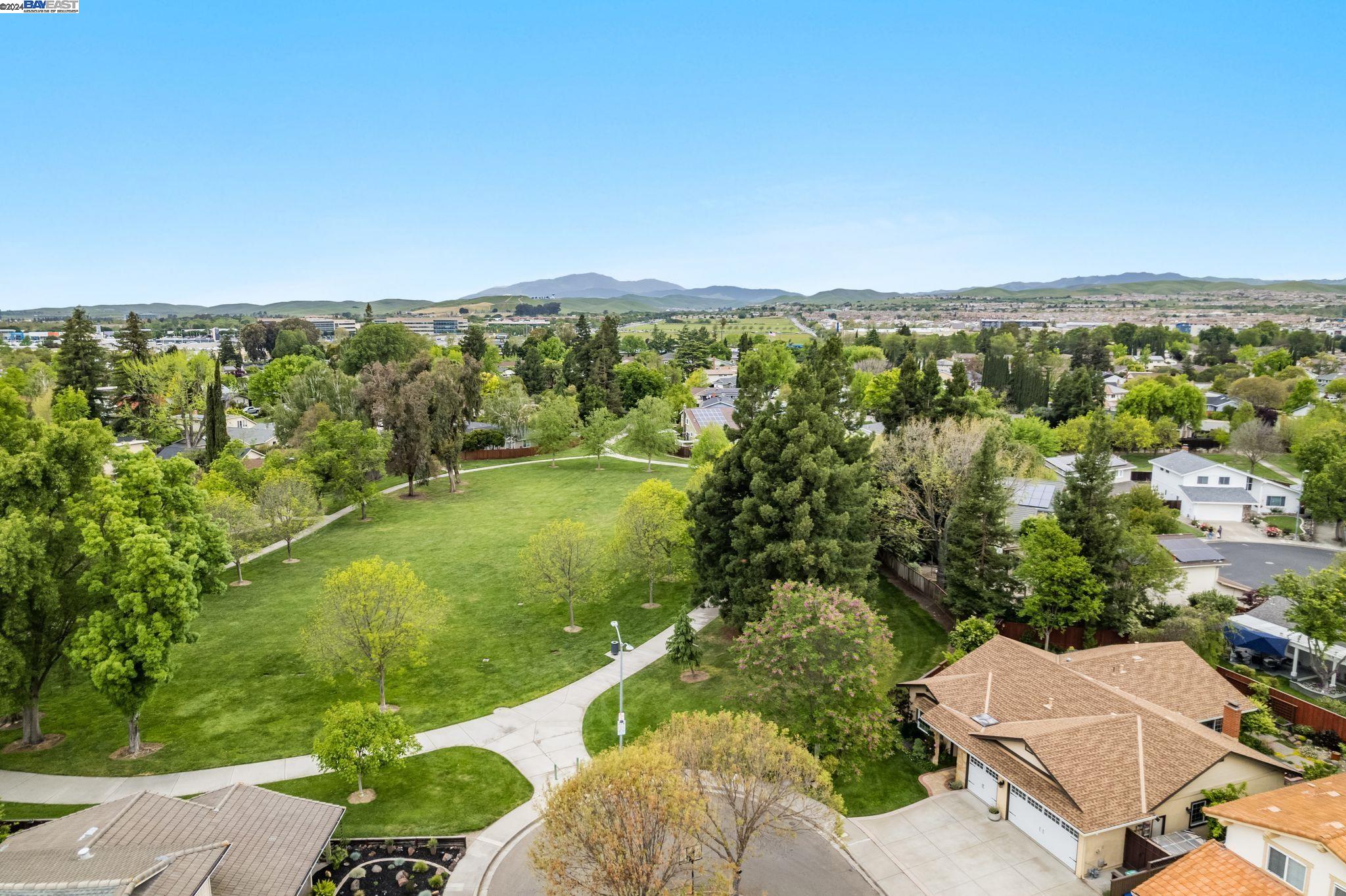 Detail Gallery Image 30 of 31 For 3299 Runnymede Ct, Pleasanton,  CA 94588 - 4 Beds | 2 Baths