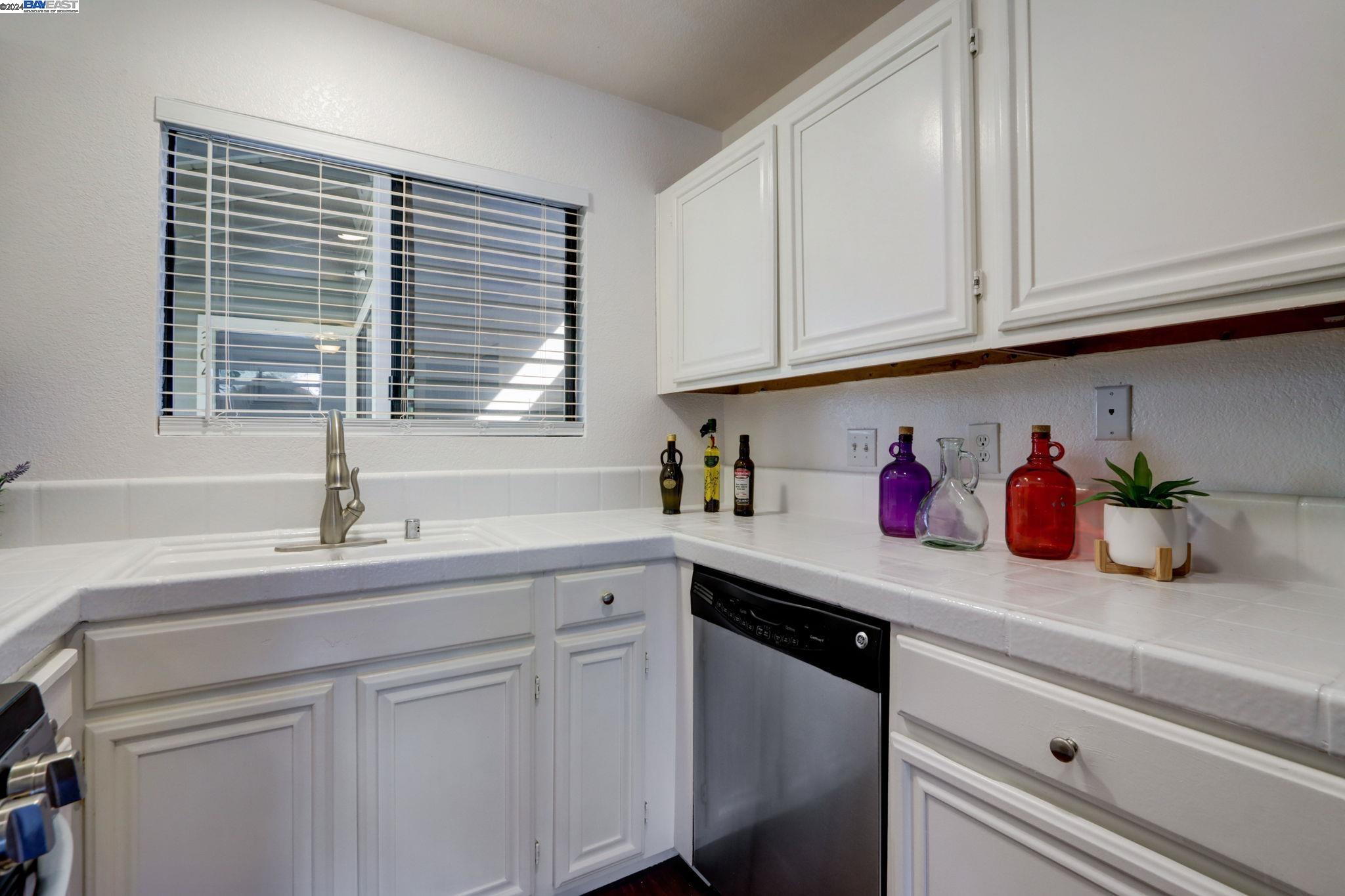 Detail Gallery Image 13 of 46 For 3402 Pinewood Ter #311,  Fremont,  CA 94536 - 2 Beds | 1 Baths