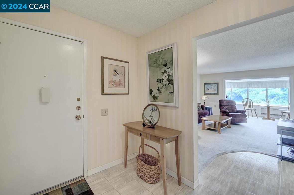 Detail Gallery Image 5 of 45 For 1109 Skycrest Dr #7,  Walnut Creek,  CA 94595 - 2 Beds | 1 Baths