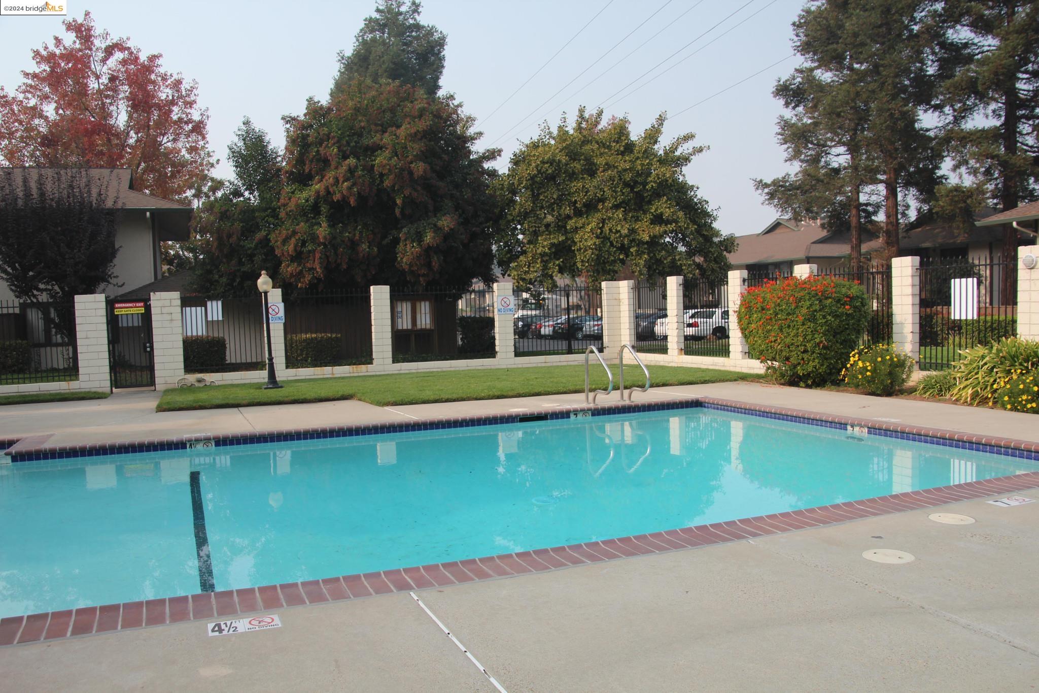 Detail Gallery Image 12 of 14 For 2415 Horizon Ln #120,  Antioch,  CA 94509 - 2 Beds | 1 Baths