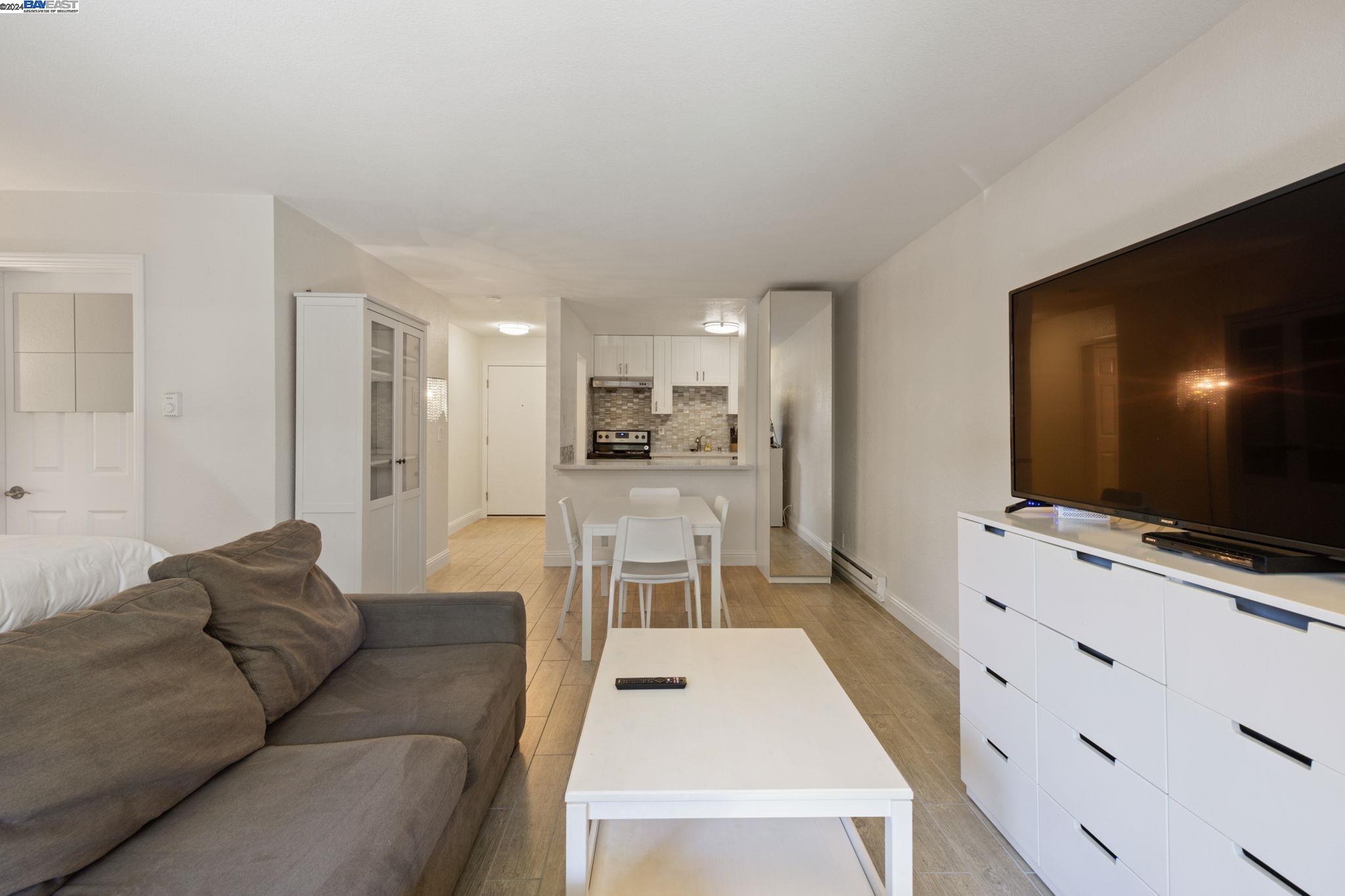 Photo #5: 41057457 Listing 