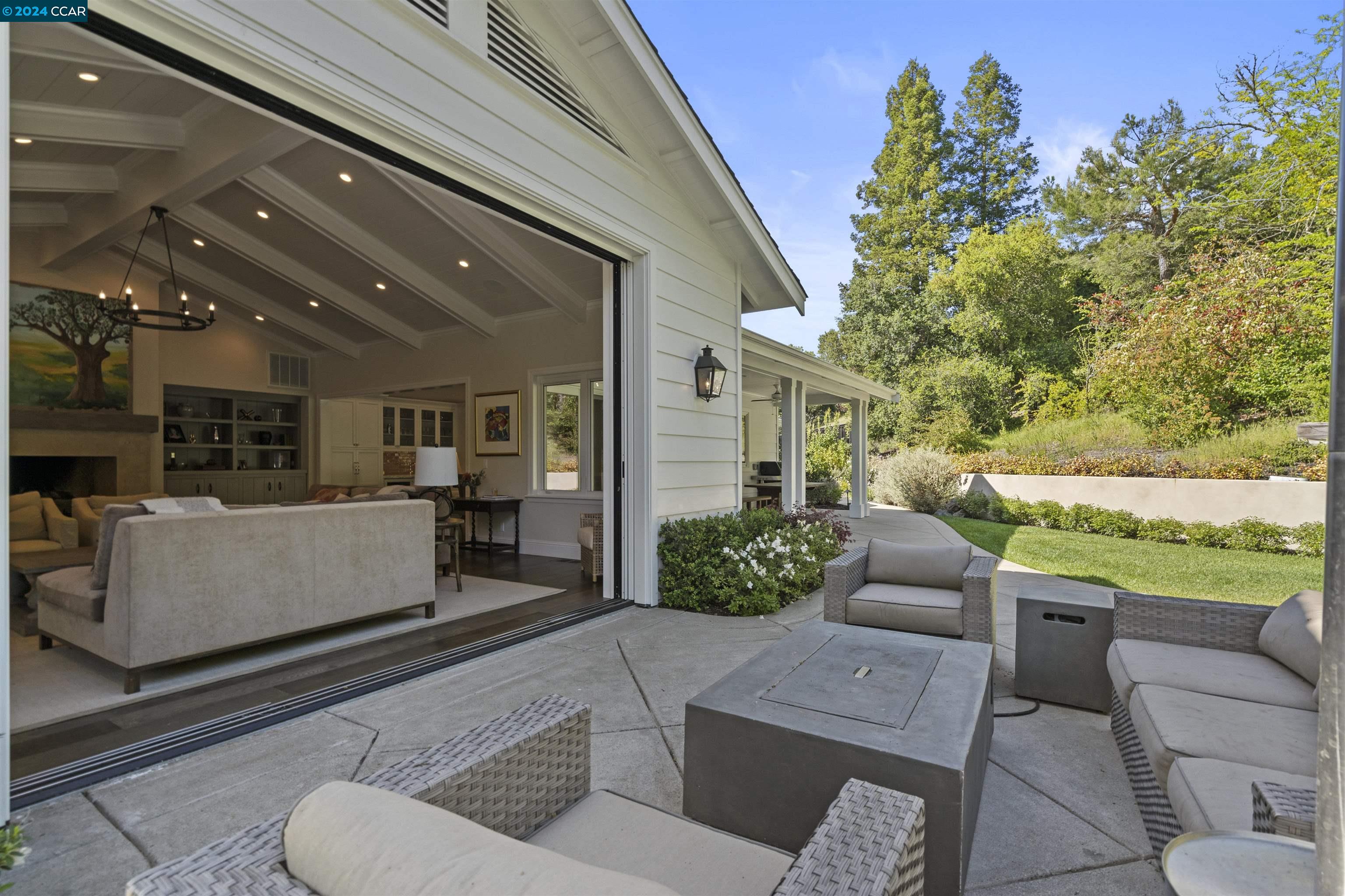 Detail Gallery Image 22 of 60 For 10 Ranch Rd, Orinda,  CA 94563 - 5 Beds | 6/3 Baths