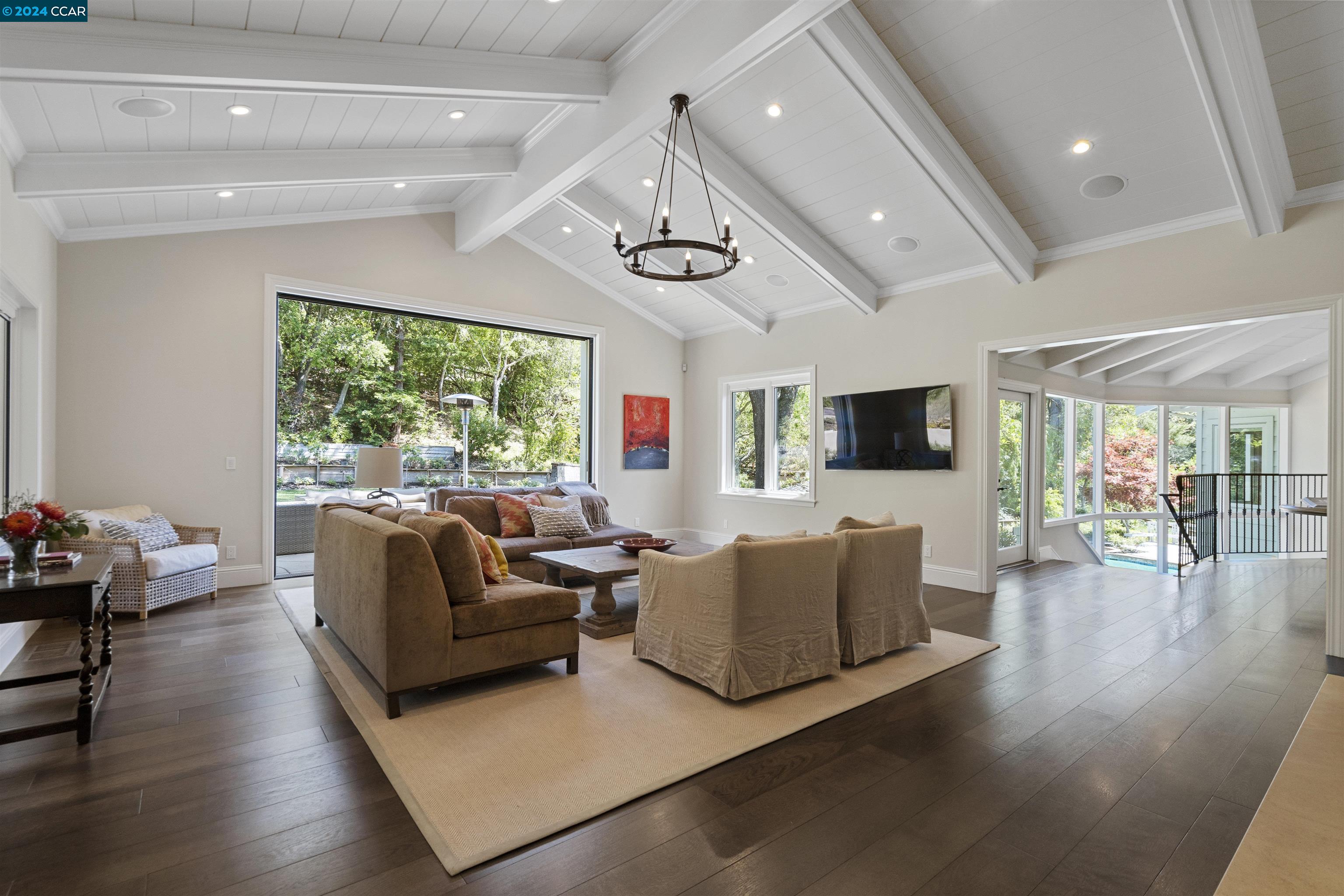 Detail Gallery Image 23 of 60 For 10 Ranch Rd, Orinda,  CA 94563 - 5 Beds | 6/3 Baths