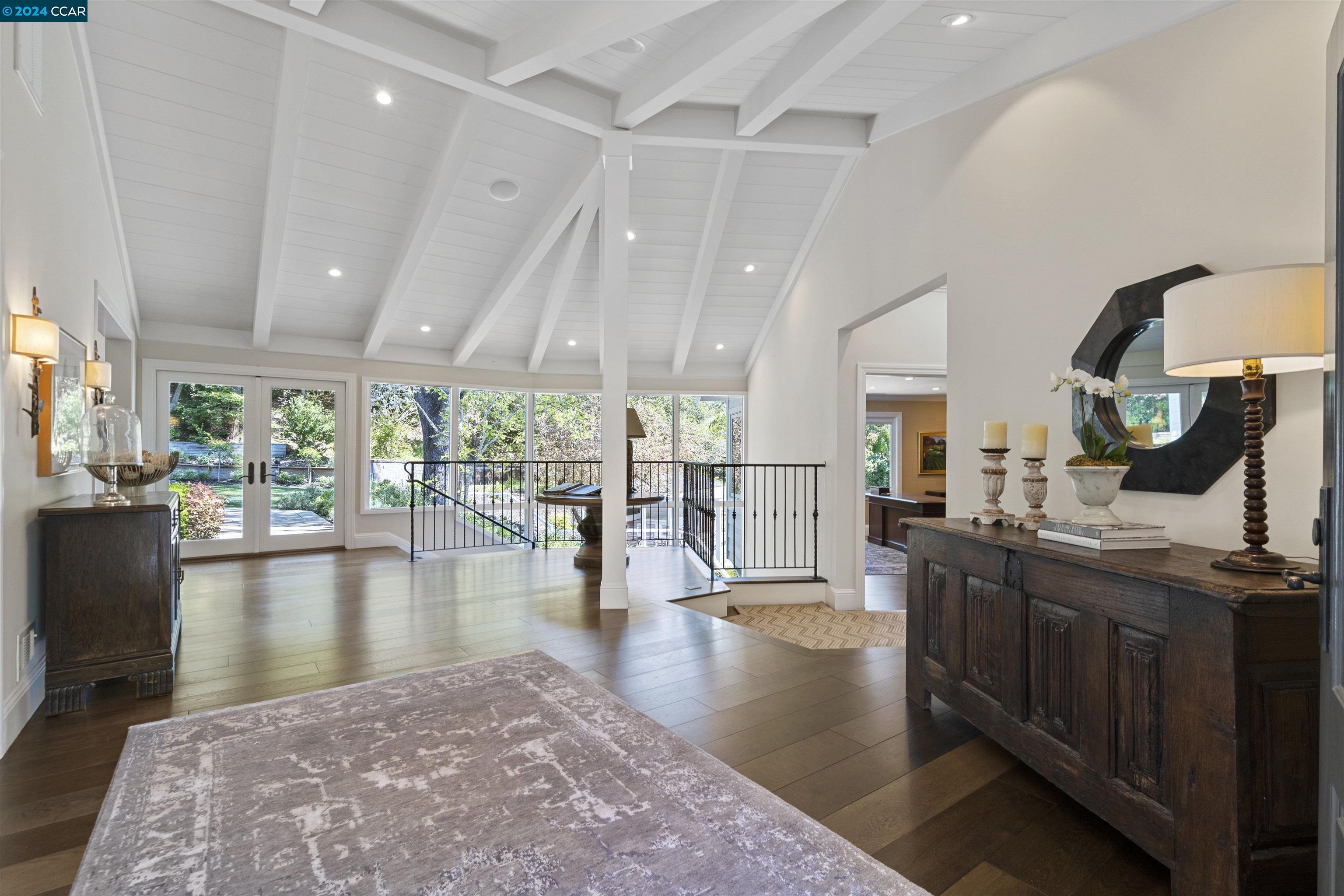 Detail Gallery Image 8 of 60 For 10 Ranch Rd, Orinda,  CA 94563 - 5 Beds | 6/3 Baths