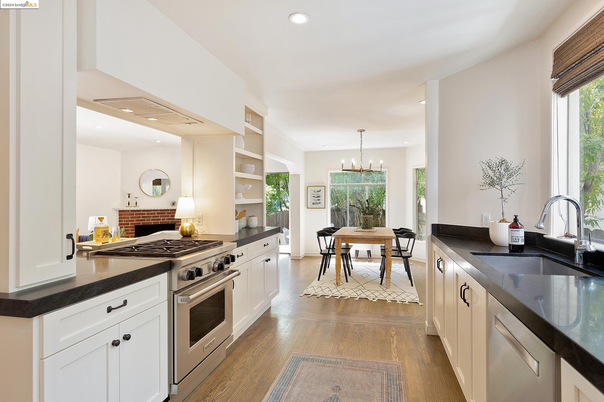 Detail Gallery Image 9 of 24 For 4337 Arden Pl, Oakland,  CA 94602 - 3 Beds | 2 Baths