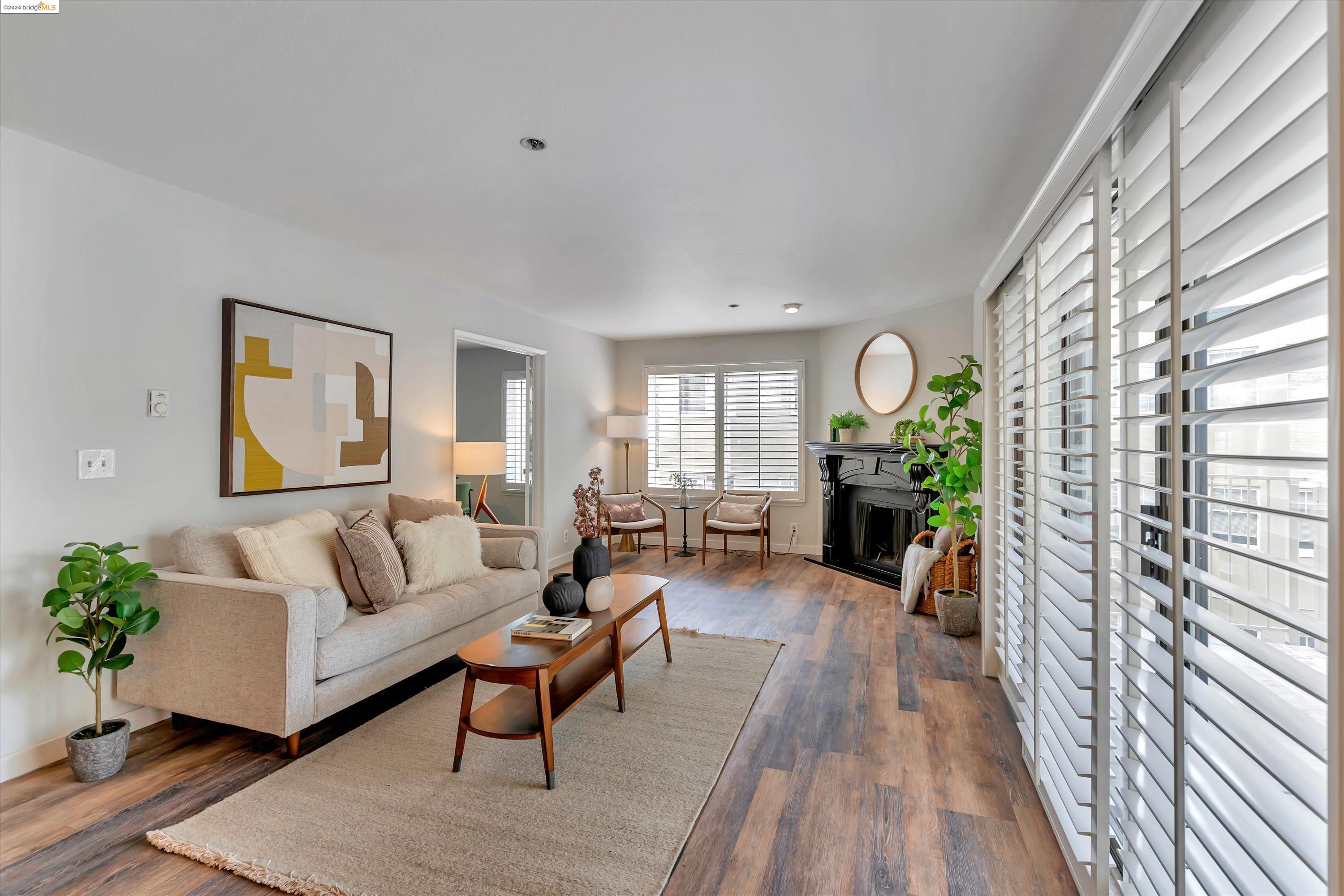 Detail Gallery Image 2 of 26 For 389 Belmont St #206,  Oakland,  CA 94610 - 2 Beds | 1 Baths