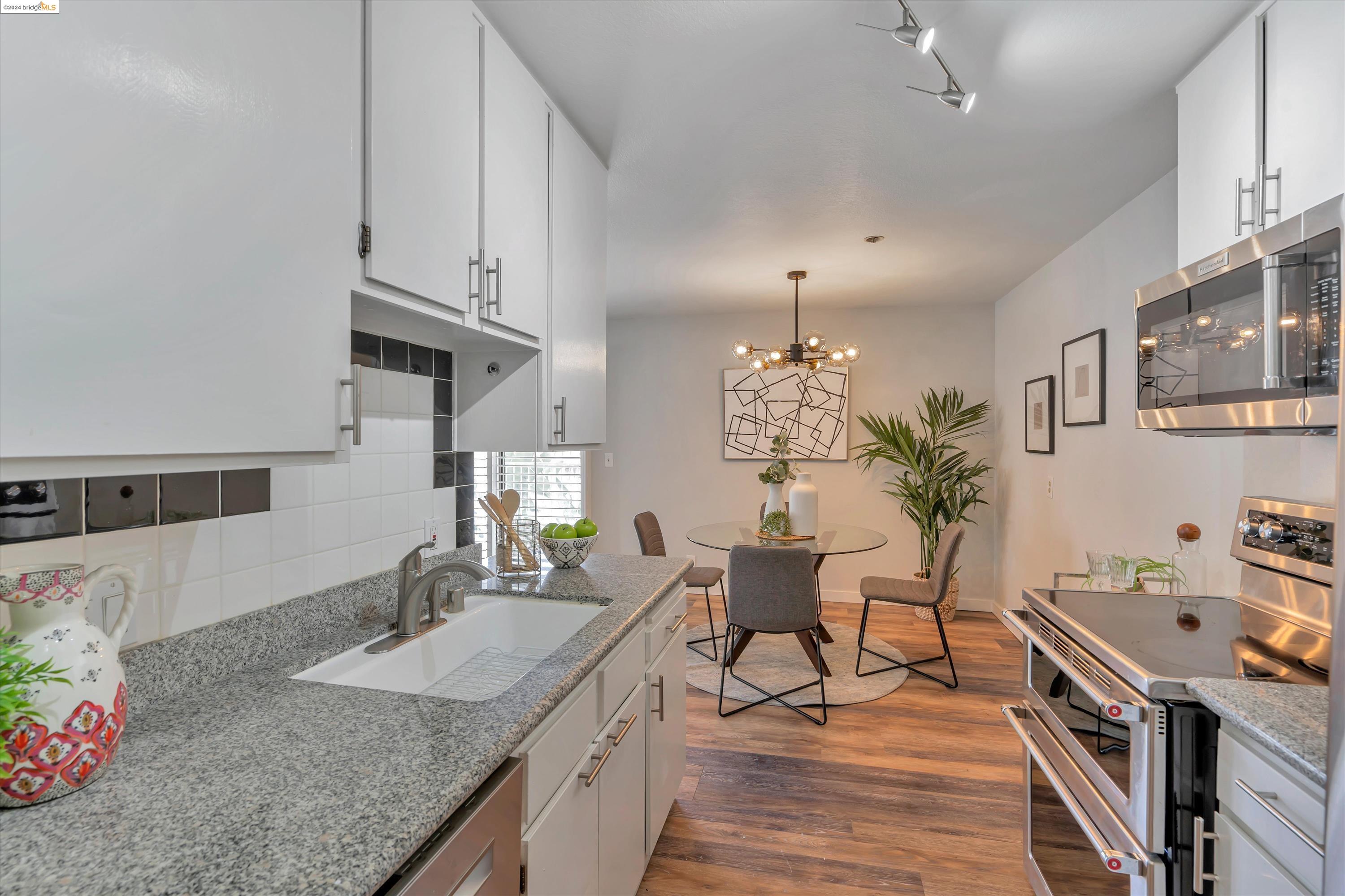 Detail Gallery Image 6 of 26 For 389 Belmont St #206,  Oakland,  CA 94610 - 2 Beds | 1 Baths